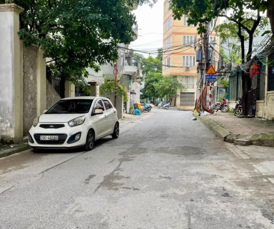 Bán nhà Mặt Phố Nguyễn Văn Trỗi 50m2x5m, QH Ổn Định, Ô Tô Tránh , KD