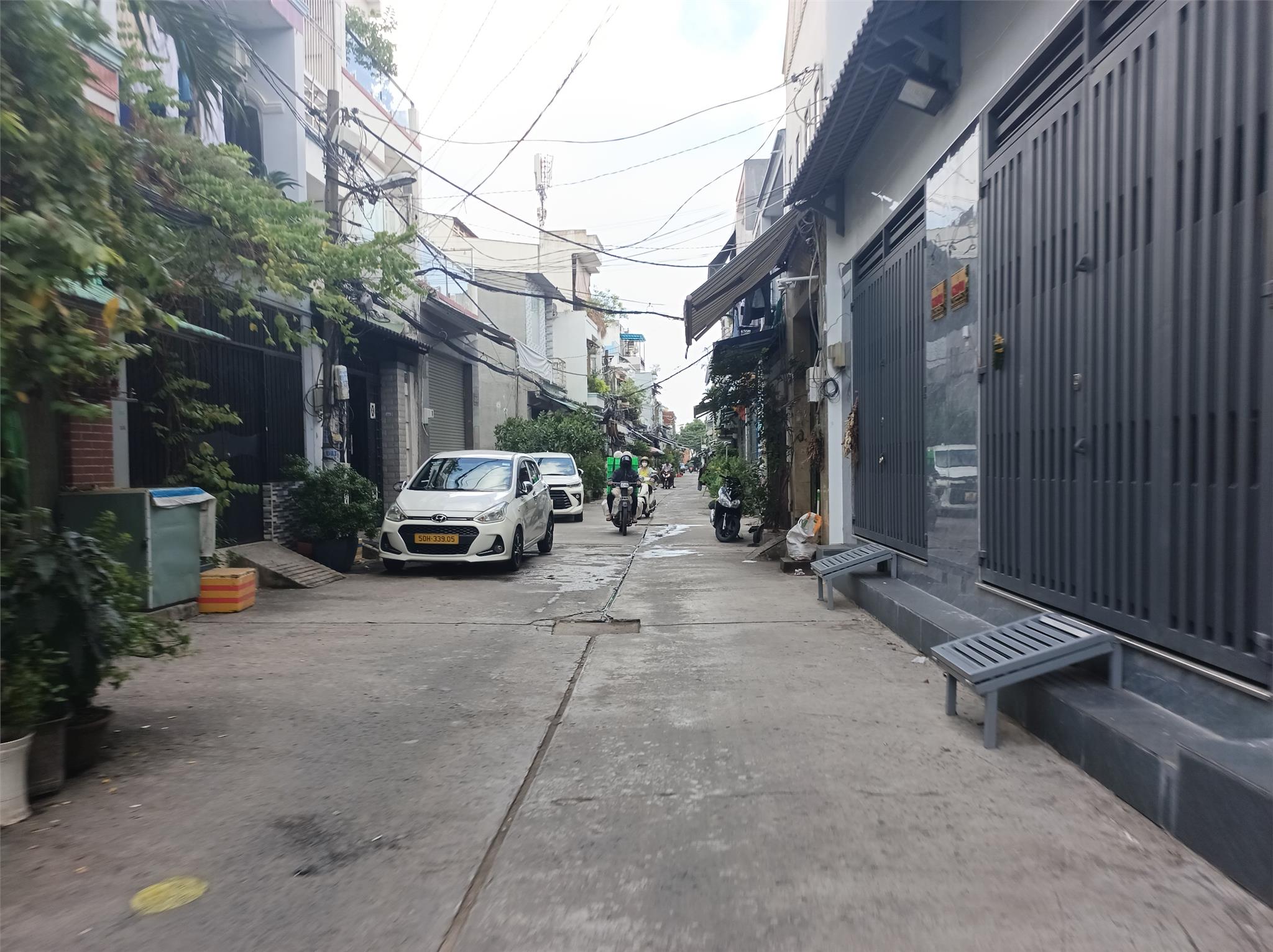 52M2 pBÌNH TRỊ ĐÔNG - NGANG BỰ 4,5M - HXH - 3 TẦNG ĐẸP LONG LANH - GIÁ 5 TỶ NĂM