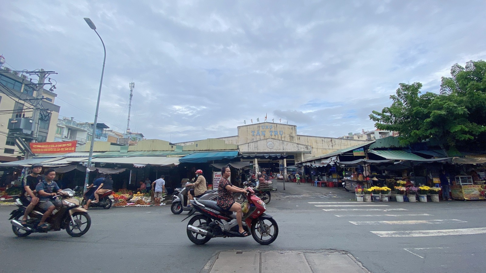 Bán nhà Tân Bình, gần chợ Tân Trụ, 45M2, HXH, nhỉnh 4 tỷ.