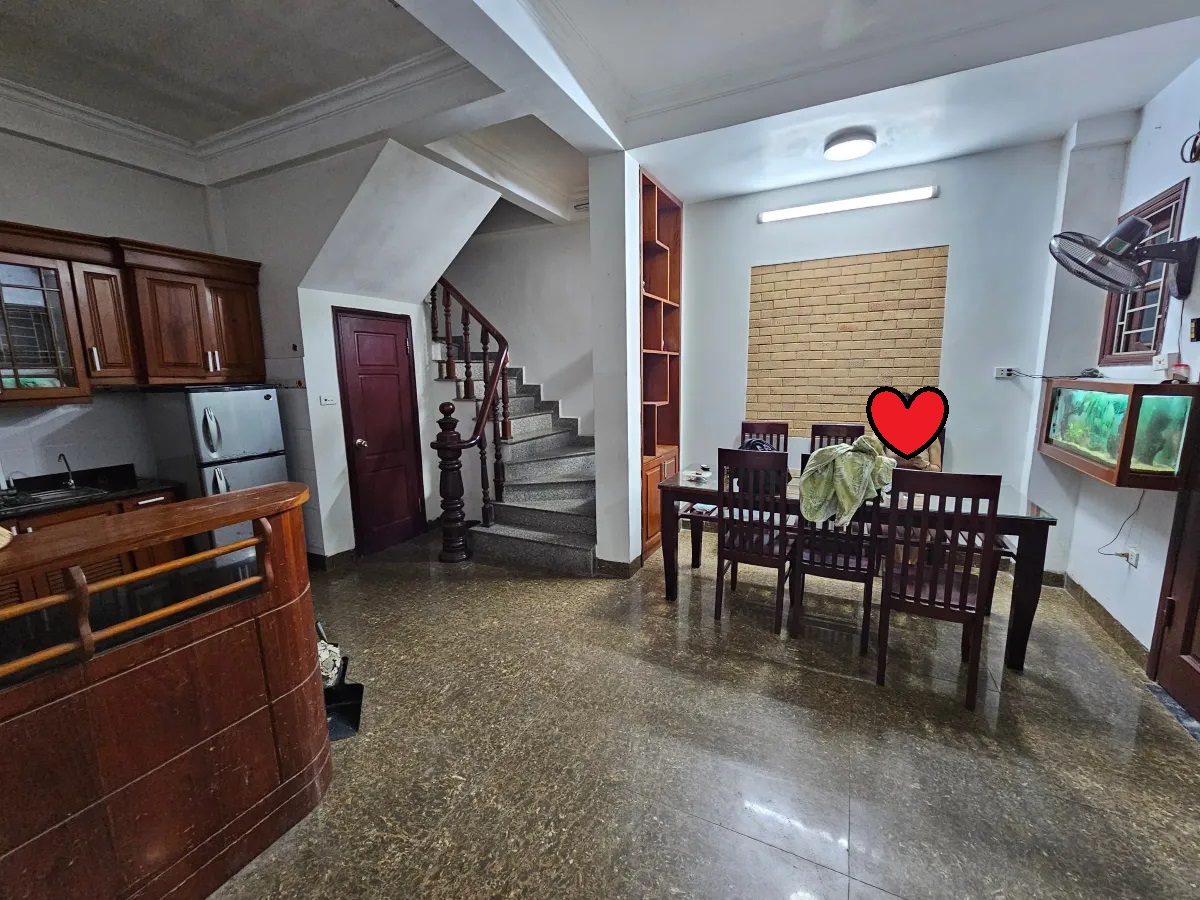 Bán nhà phân lô căn góc dân xây đẹp Ngọc Thụy Long Biên, dtich 37m, mt 5m