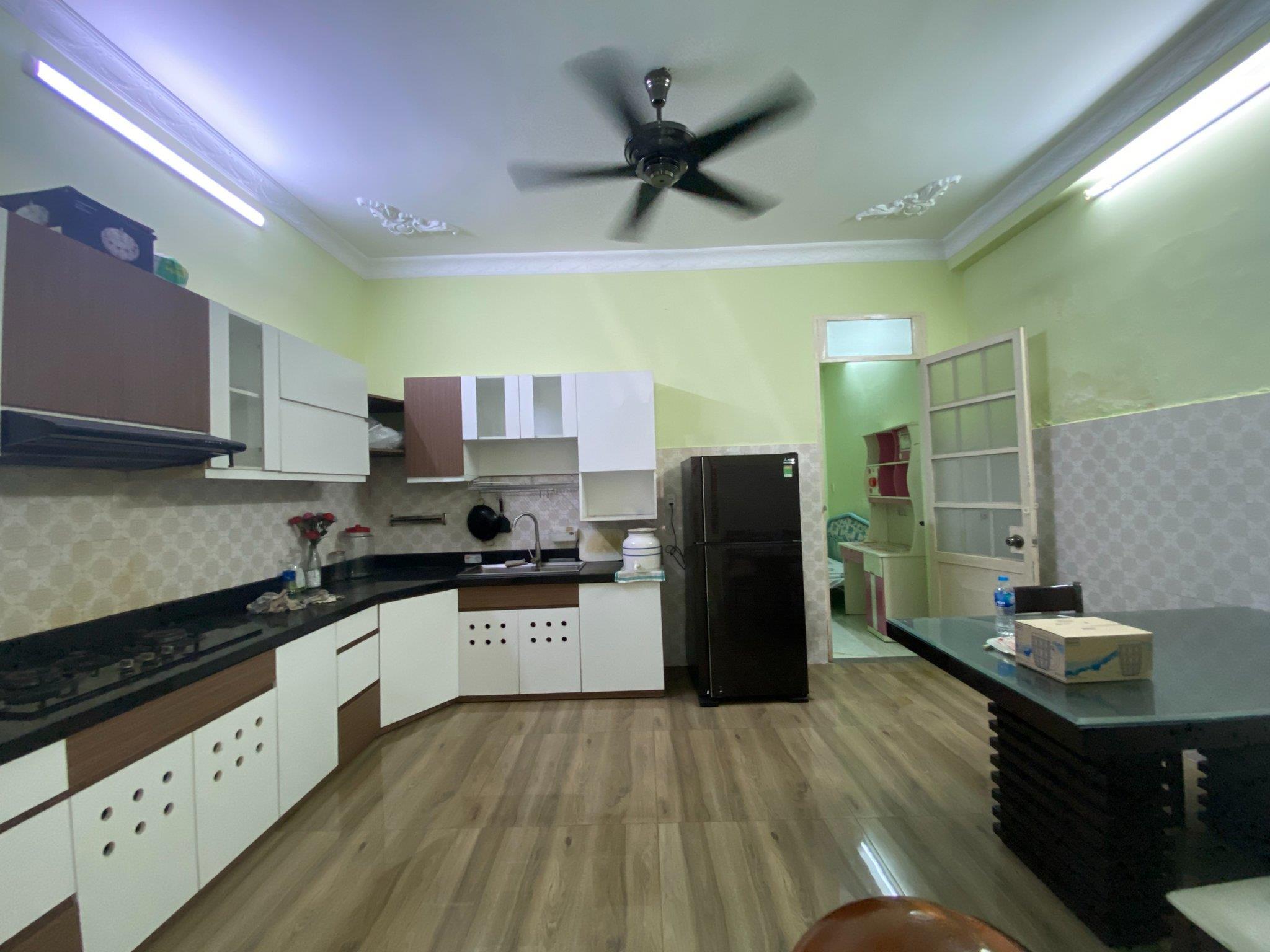 BÁN ngôi nhà HXH, mặt đường LÂM THỊ HỐ, TÂN CHÁNH HIỆP. QUẬN 12. giá bán HƠN 3 TỶ