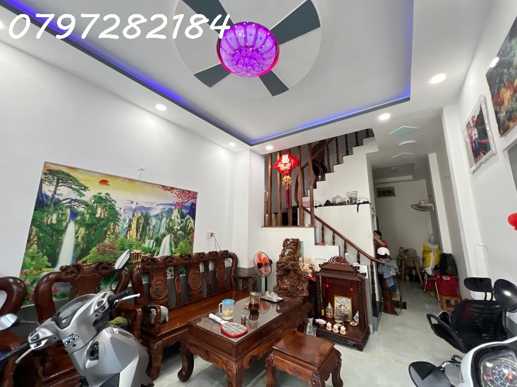 NHÀ MỚI 4 TẦNG,HẺM XE HƠI,4PN,DT 50M2,TÂN PHÚ,Q9 NHINH 3 TỶ XX