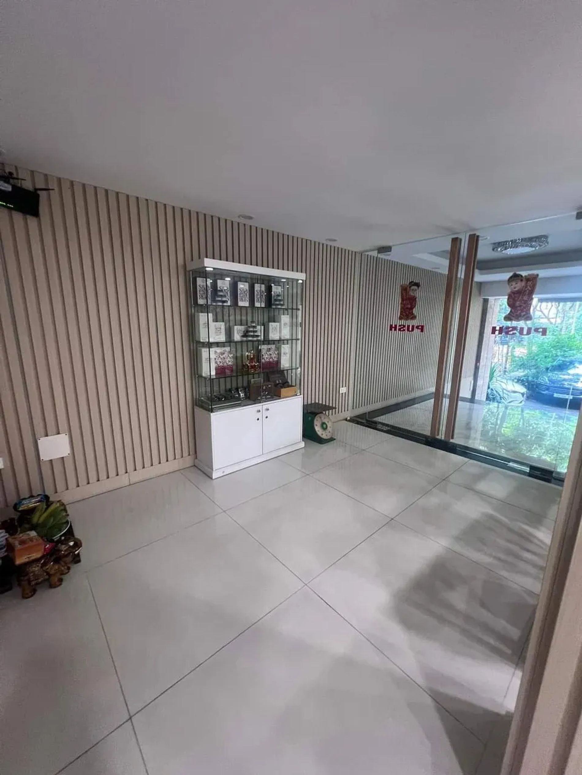 Bán Nhà Đỗ Quang. Cầu Giấy. Thang Máy. Ô Tô. Vỉa Hè. DT 97m2. MT 7,5m. 7 Tầng. Giá 47,9 Tỷ.