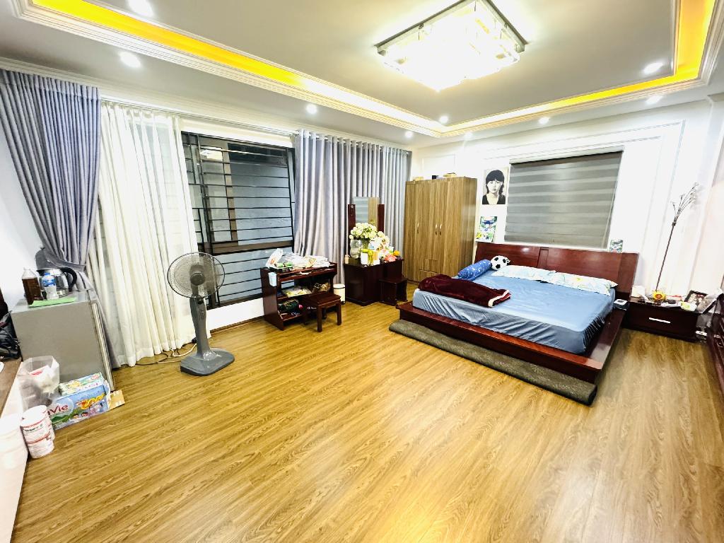 Bán nhà phố Thái Hà hơn 14 tỷ 45m2, 3 tầng lô góc 2 mặt tiền 5.35m và 7.8m ô tô kinh doanh