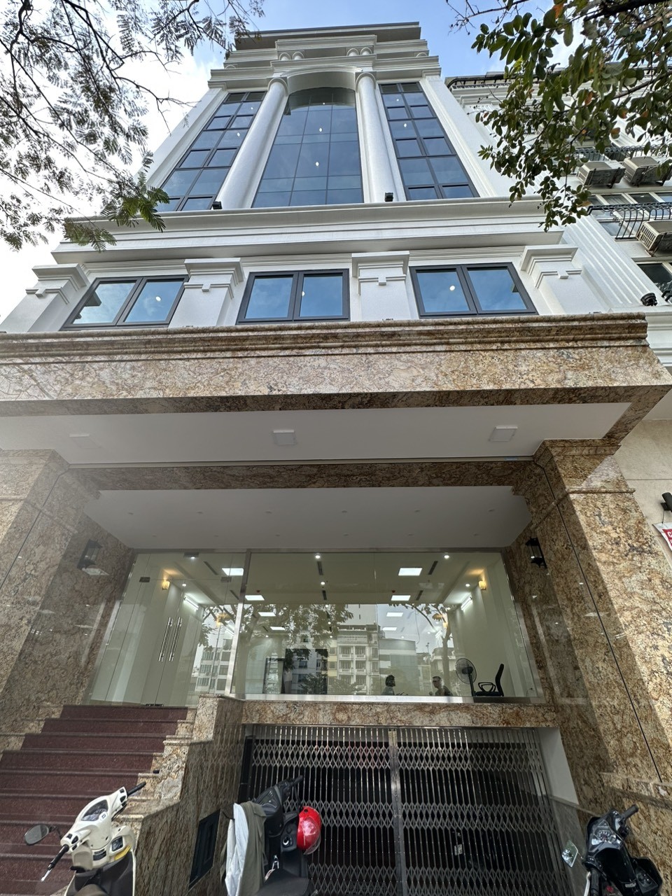 Bán nhà MP Ngô Thì Nhậm siêu hiếm, dòng tiền 1,2 tỷ/ năm, sổ vuông. Dt 125m2 x 6T MT 5.5m giá 99 tỷ