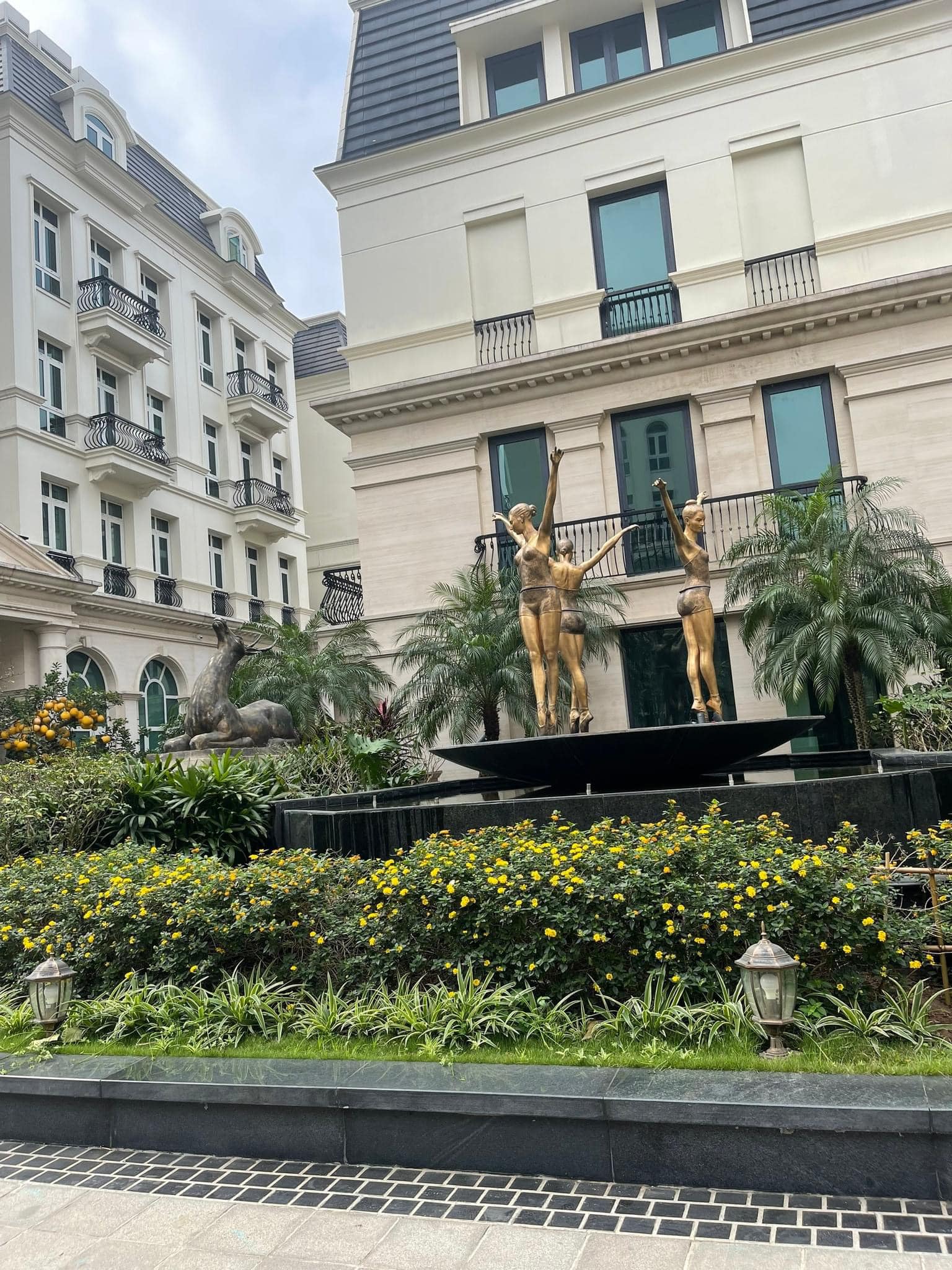 Siêu Phẩm Biệt Thự Lô Góc, Dự Án Granduer Palace 138B Giảng Võ 145m x 5T x Mt 8m. Giá 69 tỷ.