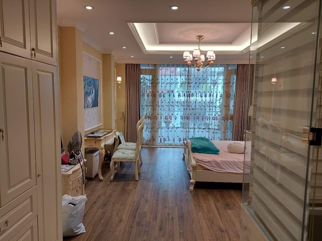 Cần bán nhà mặt phố Hàng Khoai Hoàn Kiếm 150m2 5m mặt tiền thang máy, vừa ở vừa làm văn phòng công ty