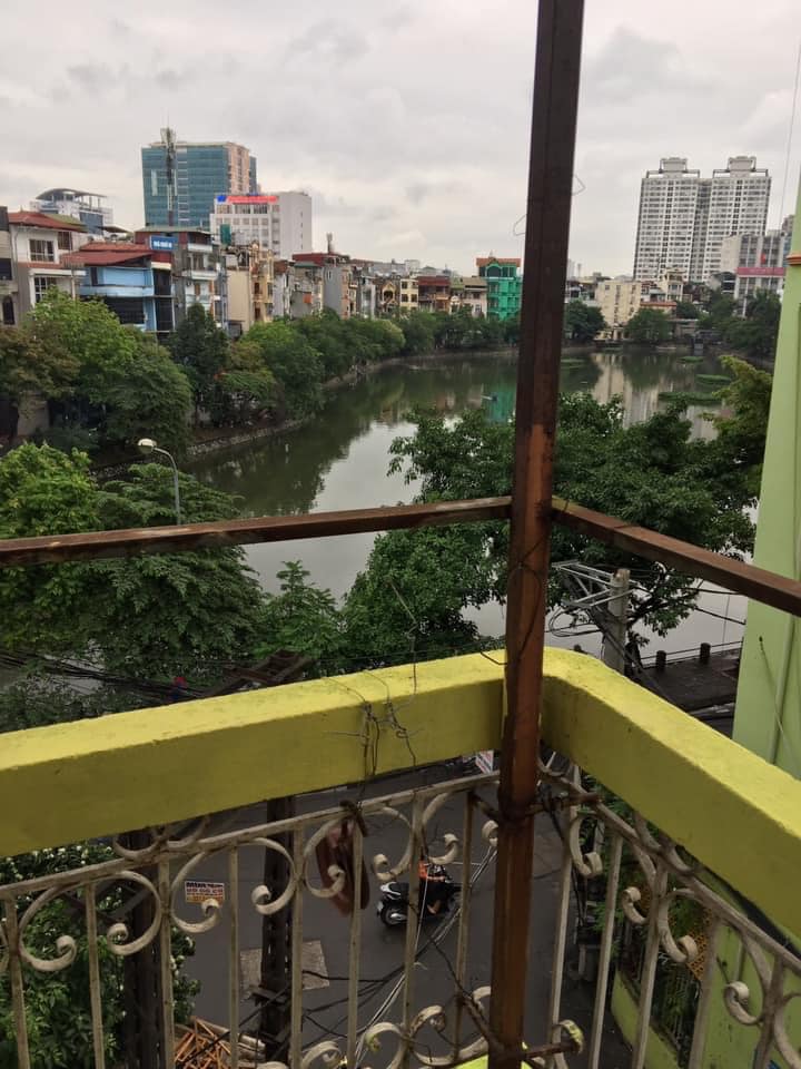 Bán nhà Hoàng Tích Trí view hồ Kim Liên oto kinh doanh, nhà đẹp ở luôn 30m 4 tầng 4.8 tỷ