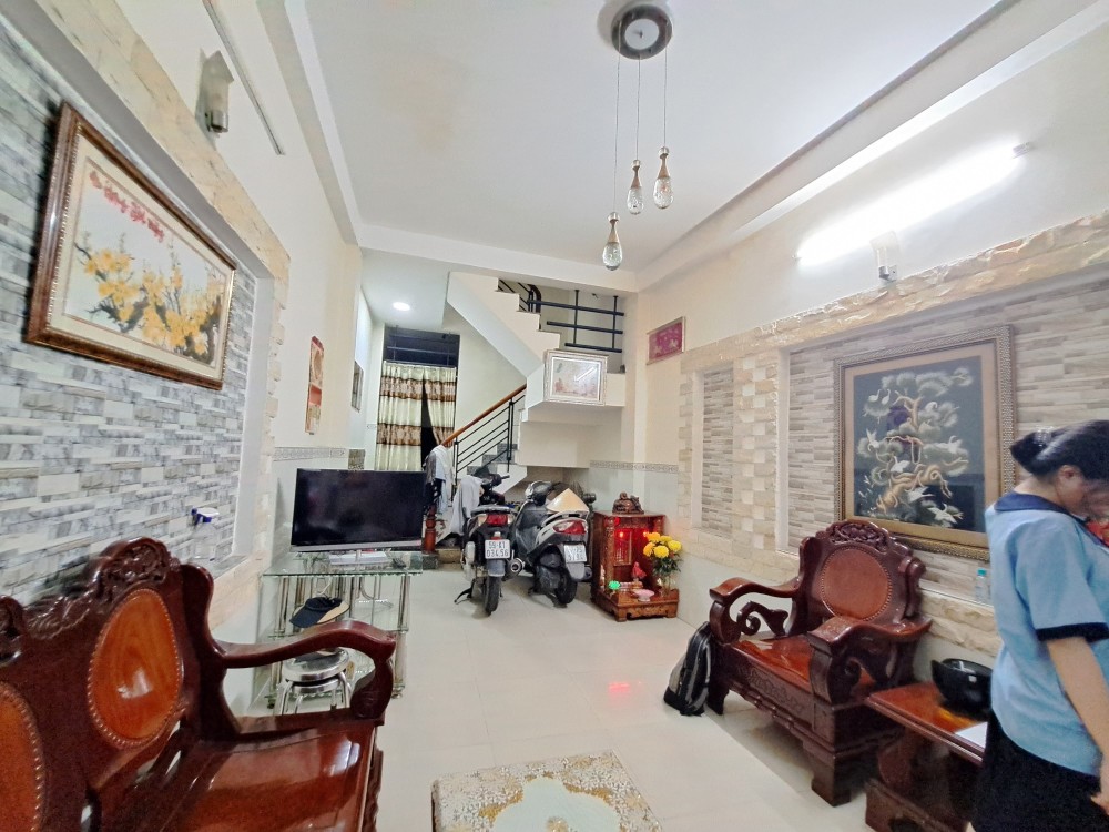 Bán Nhà ngay LÊ VĂN SỸ DT 55M2 ,4 TẦNG ,4PN , ngay cầu Nguyễn Văn Trỗi Giá 5 TỶ 2