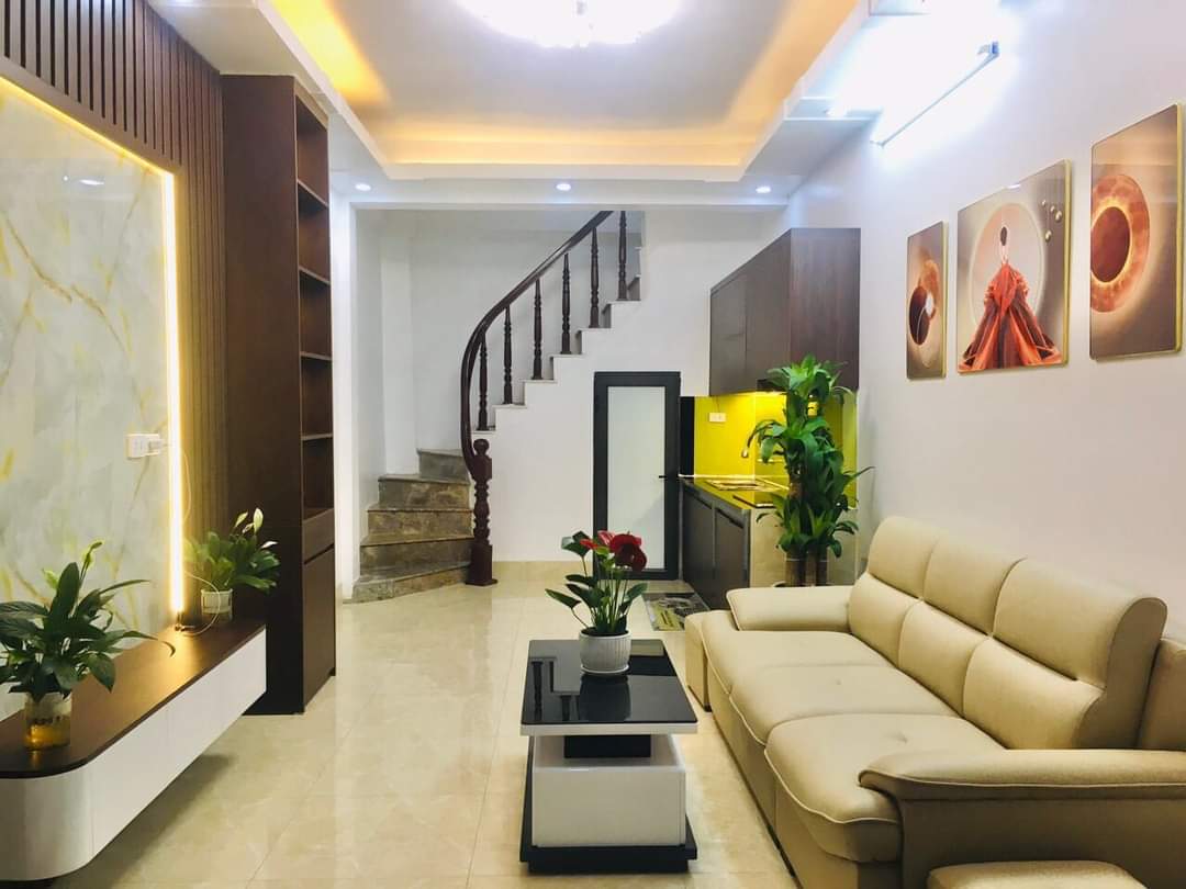 Bán nhà phố Khương Trung quận Thanh Xuân. Dt 39m2, 4T, an sinh tốt, giá 4.8 tỷ