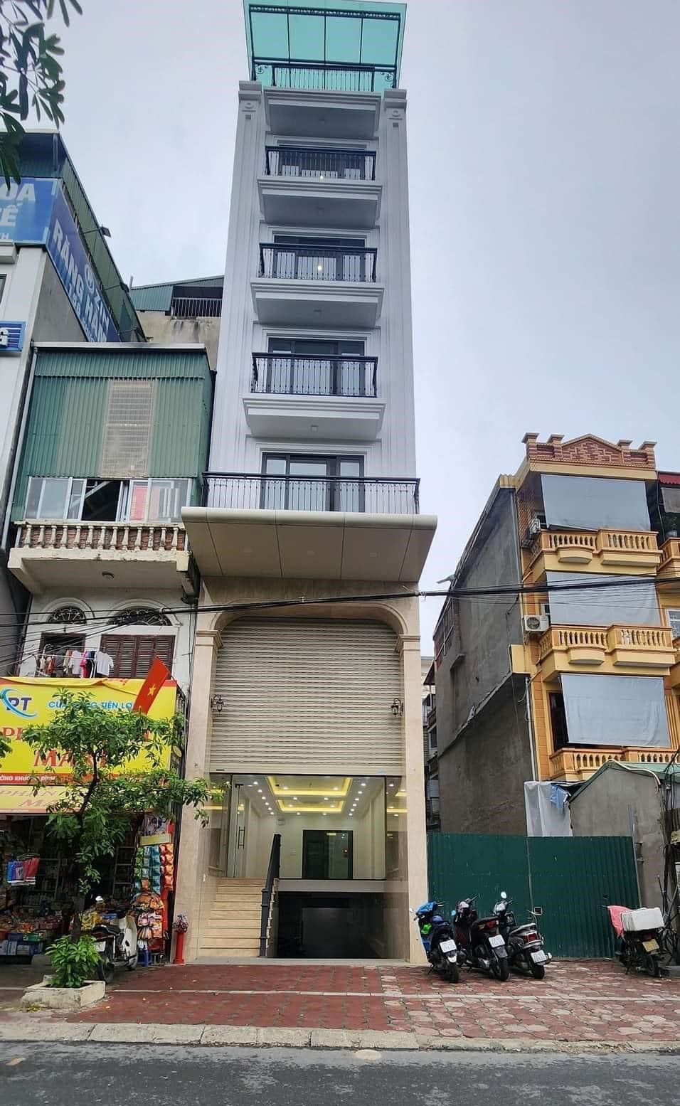 Tòa VP Dòng Tiền 150Tr/th Phố Hoàng Văn Thái 150M2 9 Tầng 40 Tỷ -Nhà Đẹp