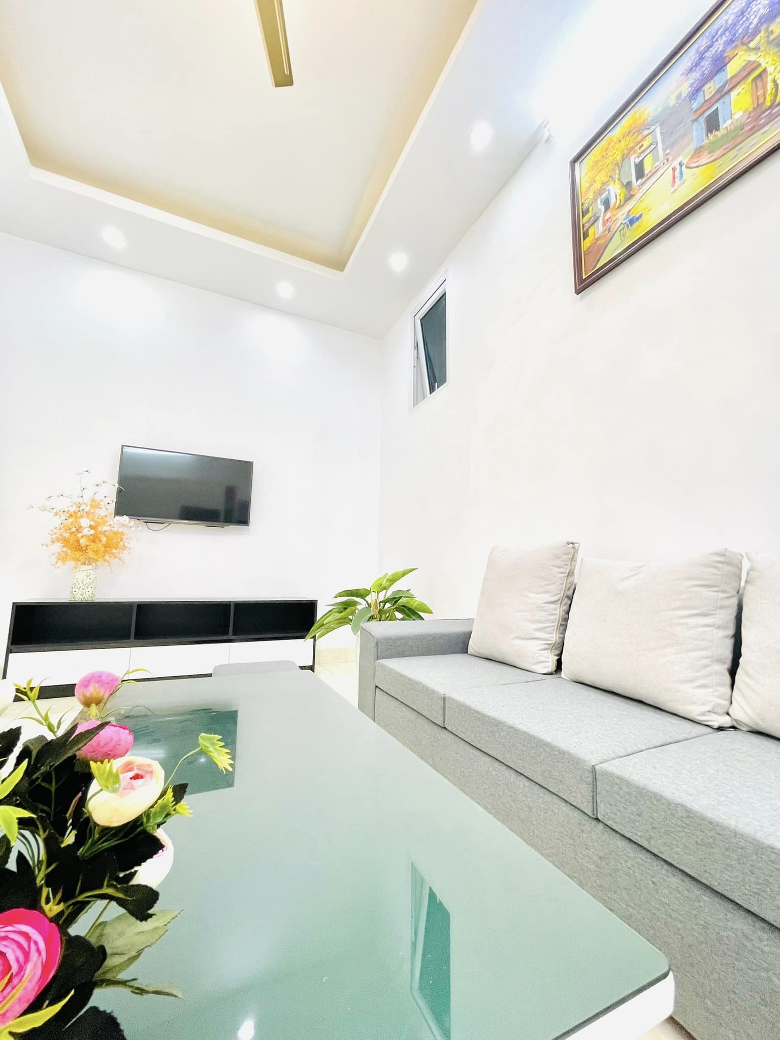 Mới kính koong, Cách phố 40m, Thông bán nhà Tôn Thất Tùng-0946383428