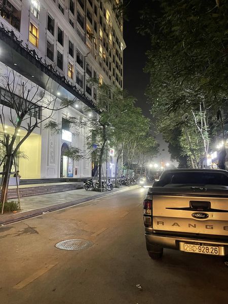 Bán Nhà Cầu Giấy Hoàng Trọng Mậu 85m x 4 Tầng Mt 5.8m Giá 15.2 Tỷ.