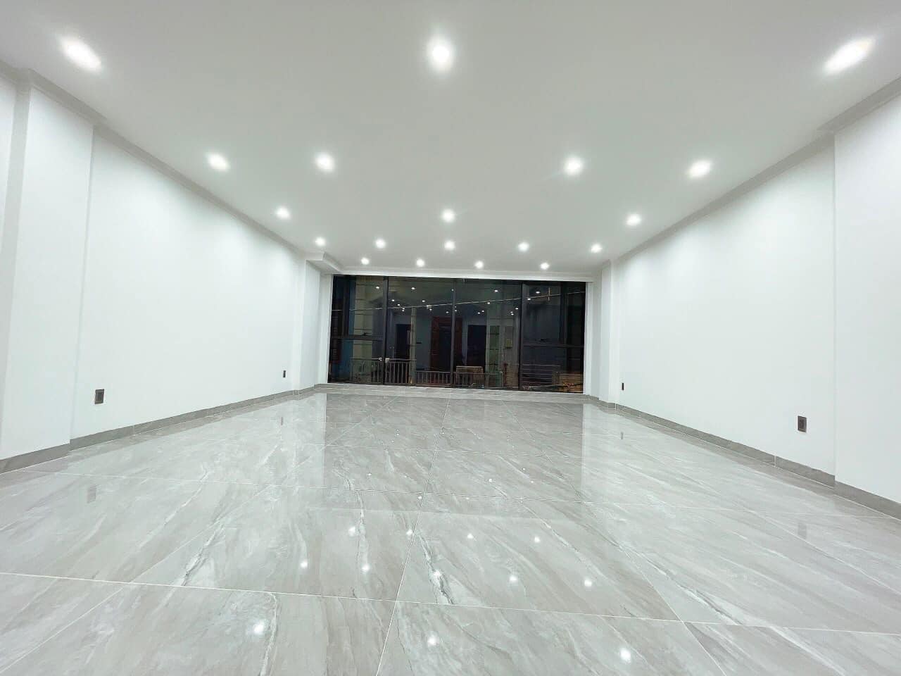 Bán nhà mặt phố Nguyễn Bỉnh Khiêm, 259m2, 8 tầng thang máy, mặt tiền 8.4m, giá 169.8 tỷ, mới đẹp, kinh doanh đỉnh