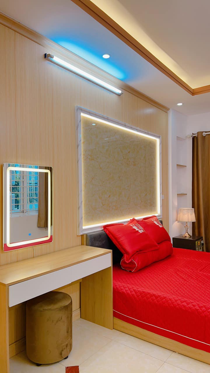 Căn góc, Ngõ thông, Mới kính koong bán nhà Hào Nam-0946383428