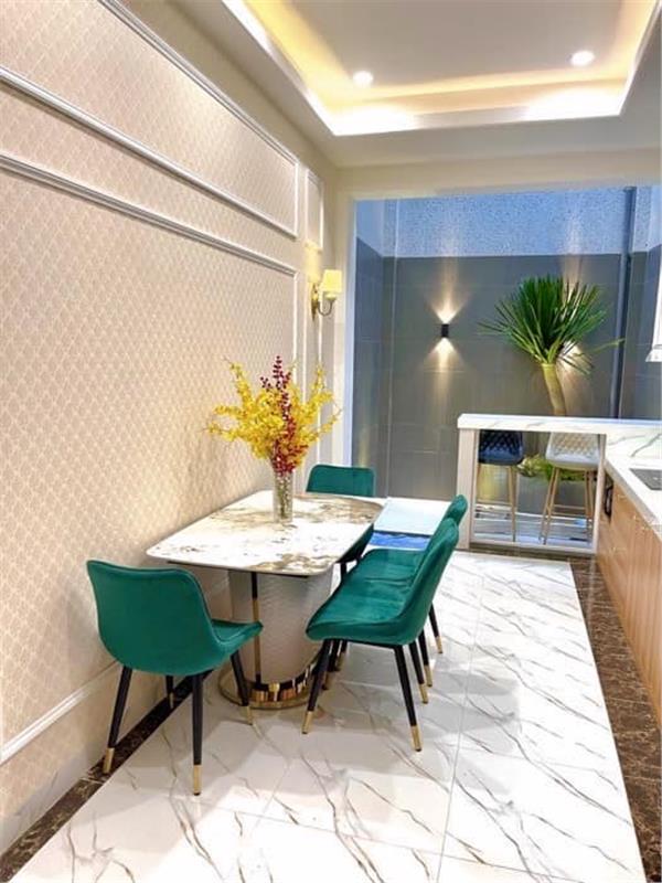 Tân Phú: 4 tầng 50m2 , ô tô vào nhà - sát MT Lê Thúc Hoạch, nhỉnh 7 tỷ.