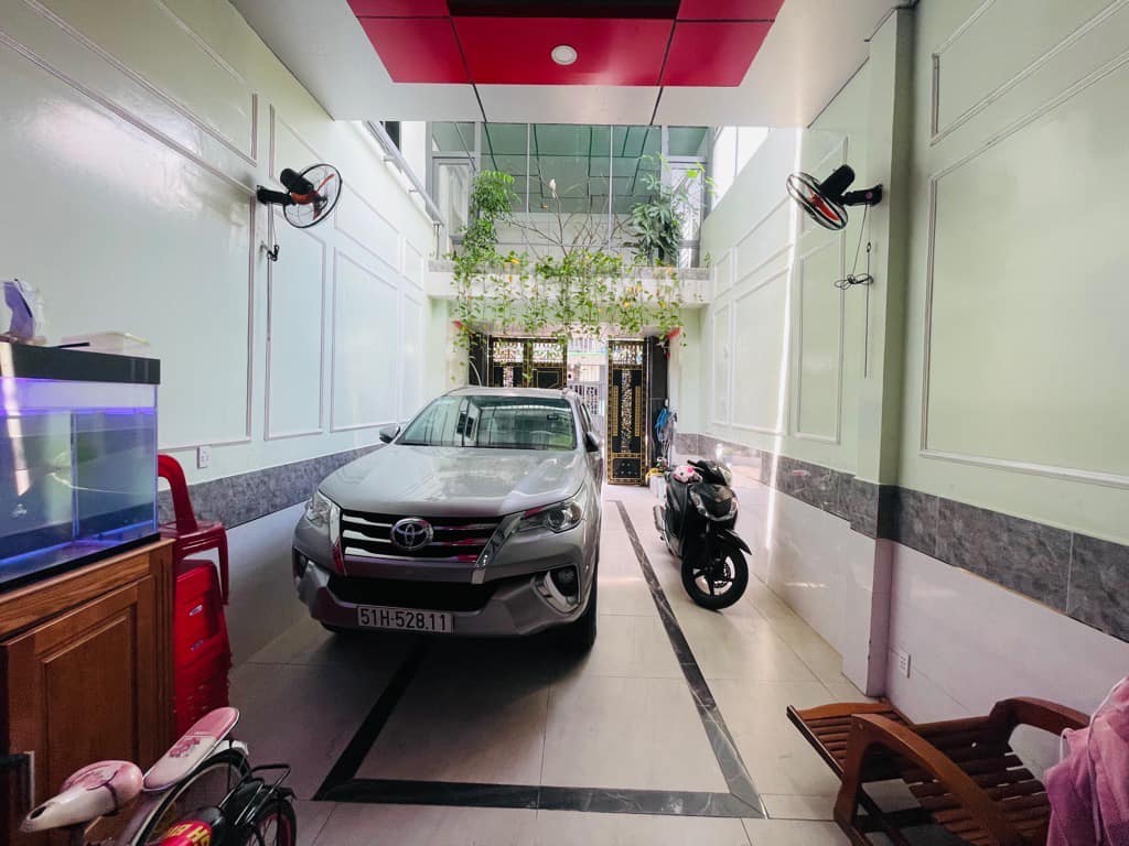 Giảm 350tr, HXH, Quận 7 , giá 12ty, 1 trệt 3 lâu