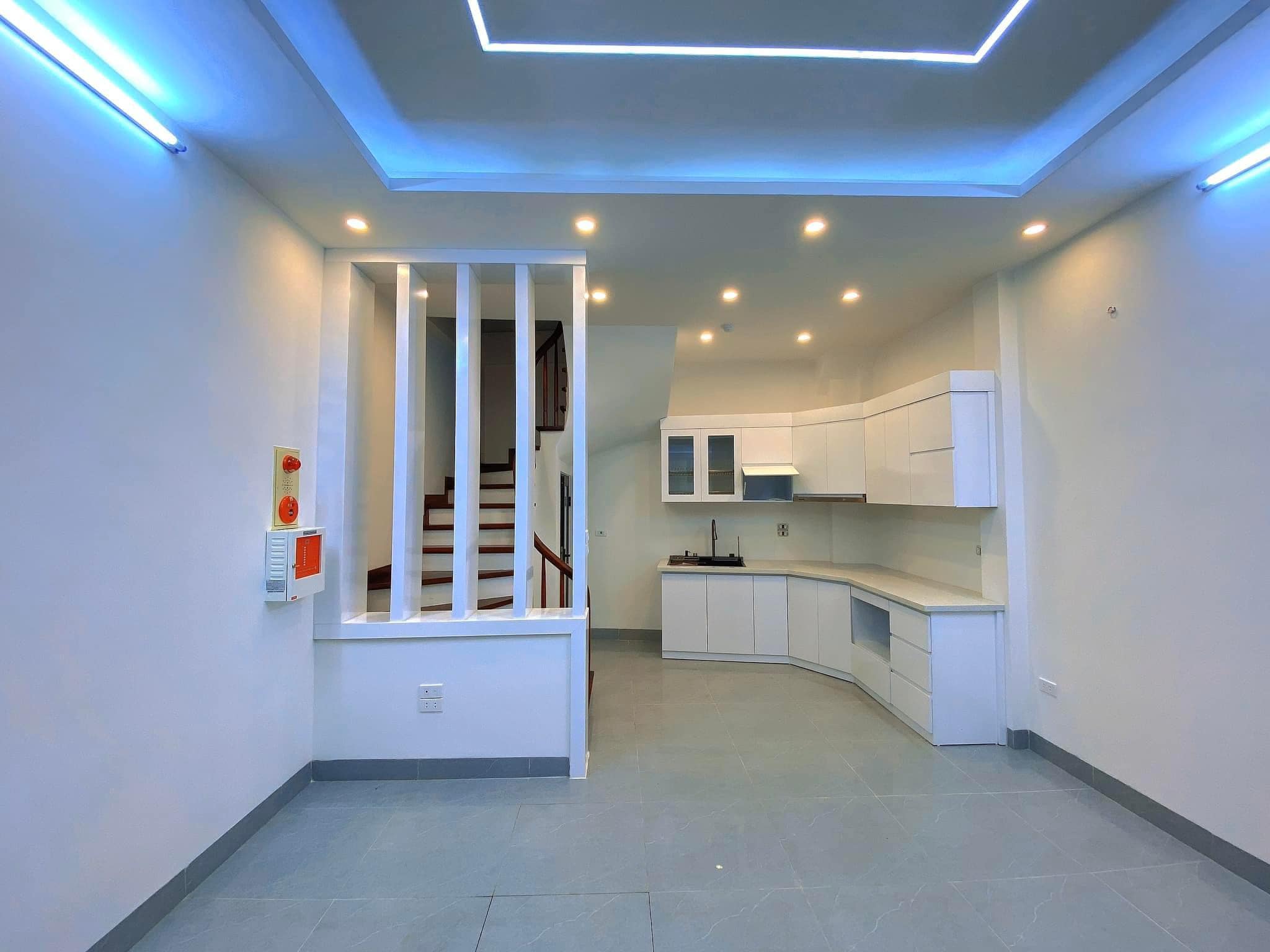 15m ô tô, Thoáng sáng, Mới đẹp, bán nhà Chùa Bộc-0946383428