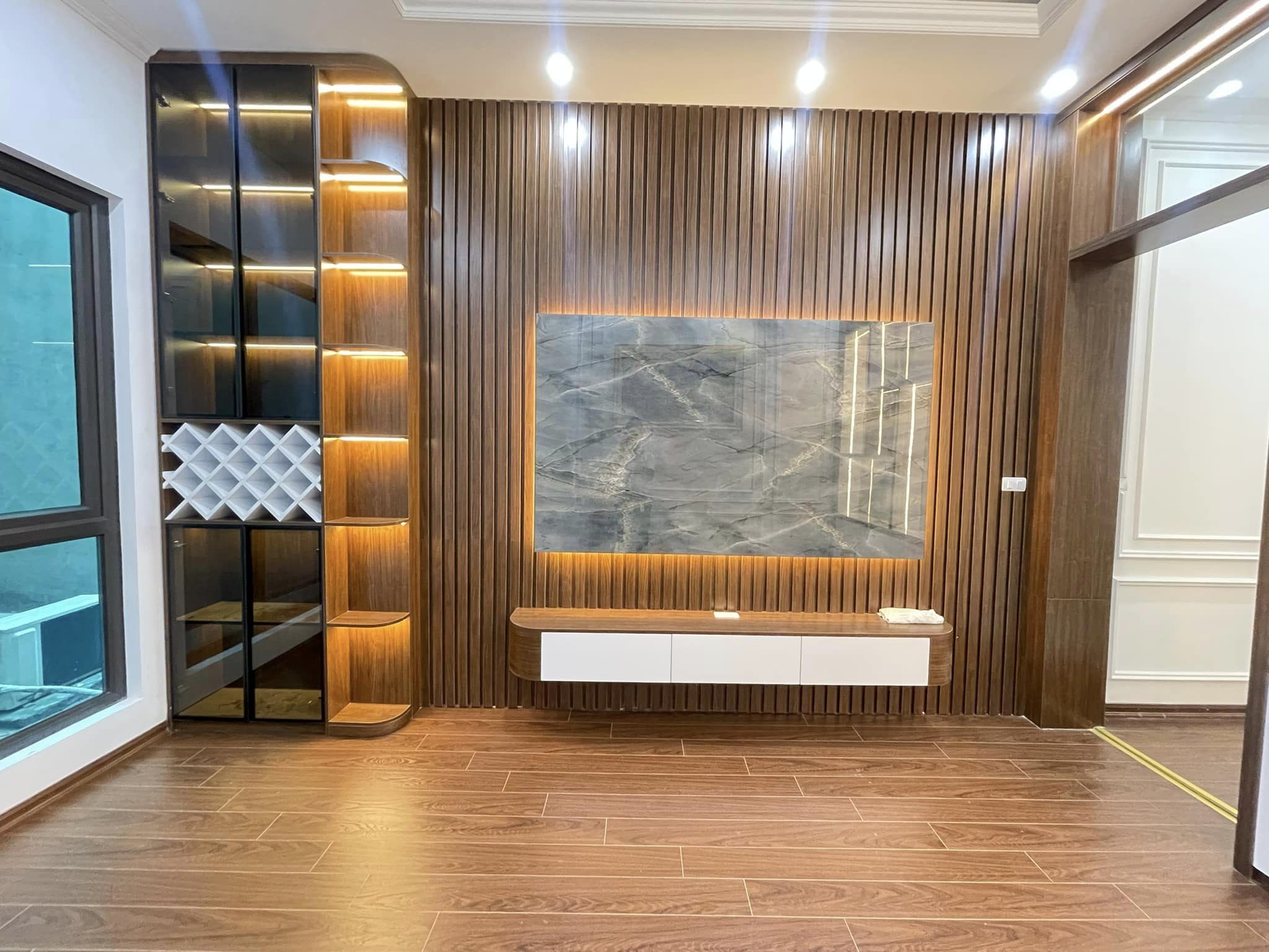 Ngõ SH quay đầu, Thông, Đẹp ở luôn bán nhà Thái Thịnh-0946383428