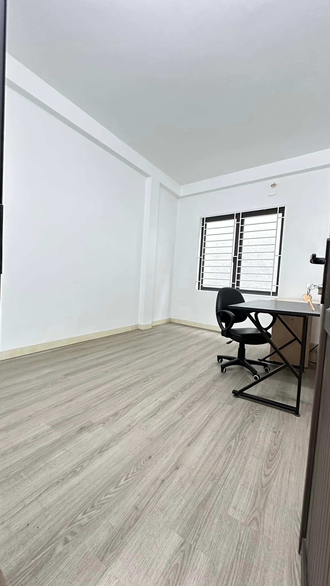 Bán nhà phân lô ngõ 61 Phố Trạm 39m2 x 4 Tầng,gần Ôtô tránh, giá 4,5 tỷ 0969693855.