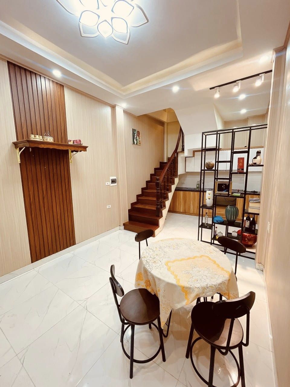 Bán Nhà Kim Mã, Ba Đình, Siêu Hiếm Nhà Bán, Ô Tô Đỗ Cửa, 4 Tầng Mới Tinh, Mặt Tiền Hơn 3m, Nhỉnh 6 Tỷ.