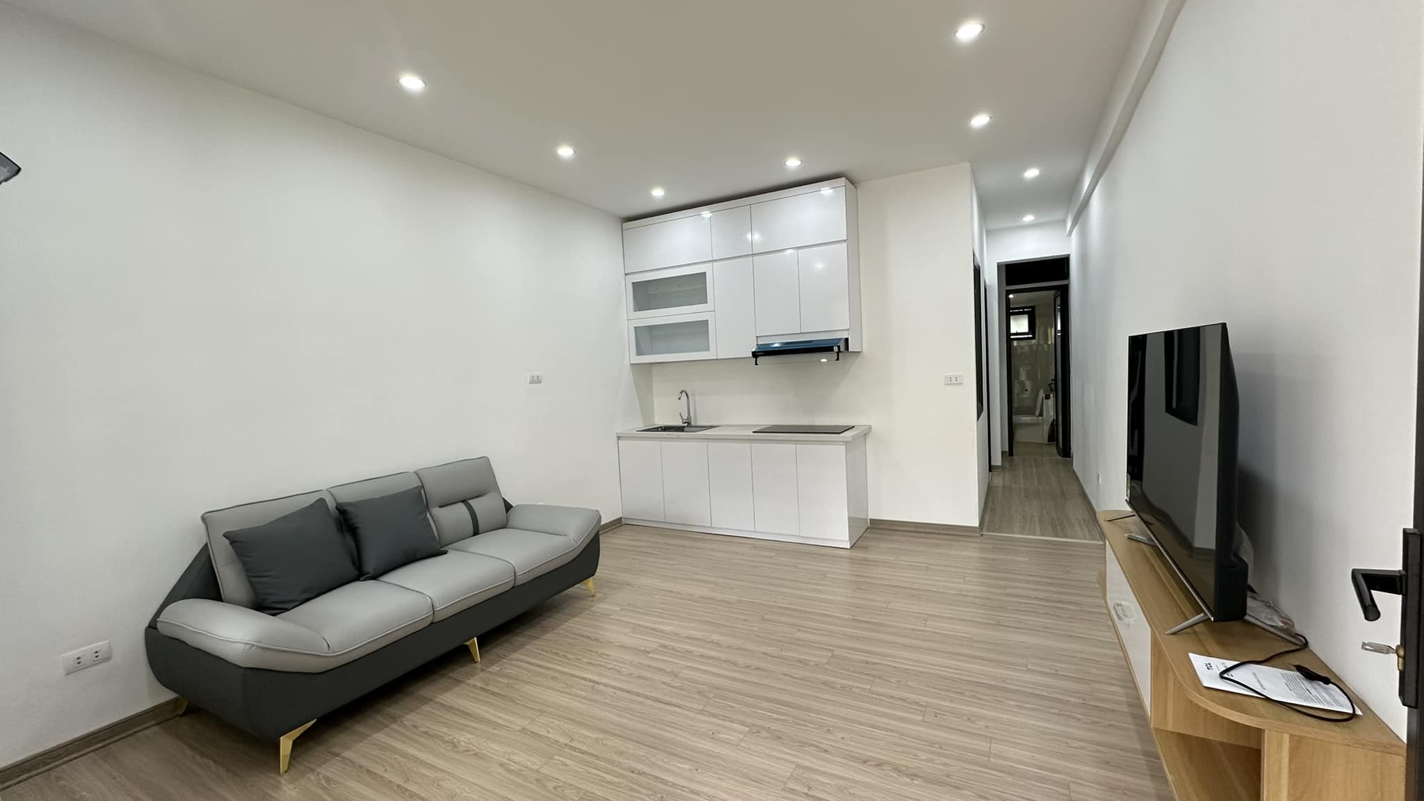 Chính chủ bán CH Tập Thể ĐHSP, Trần Quốc Hoàn, 60m2, 2 ngủ, full nội thất( NHƯ ẢNH) giá 2.58 tỷ.