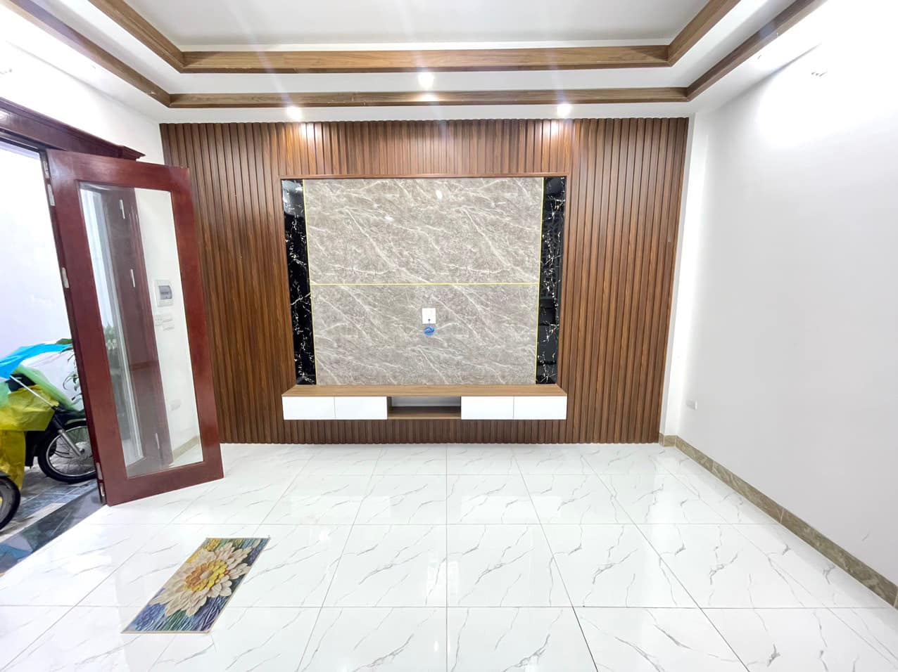 HIẾM! Mới ở ngay, Một ngoặt, Thoáng sáng bán nhà Hồ Đắc Di-0946383428