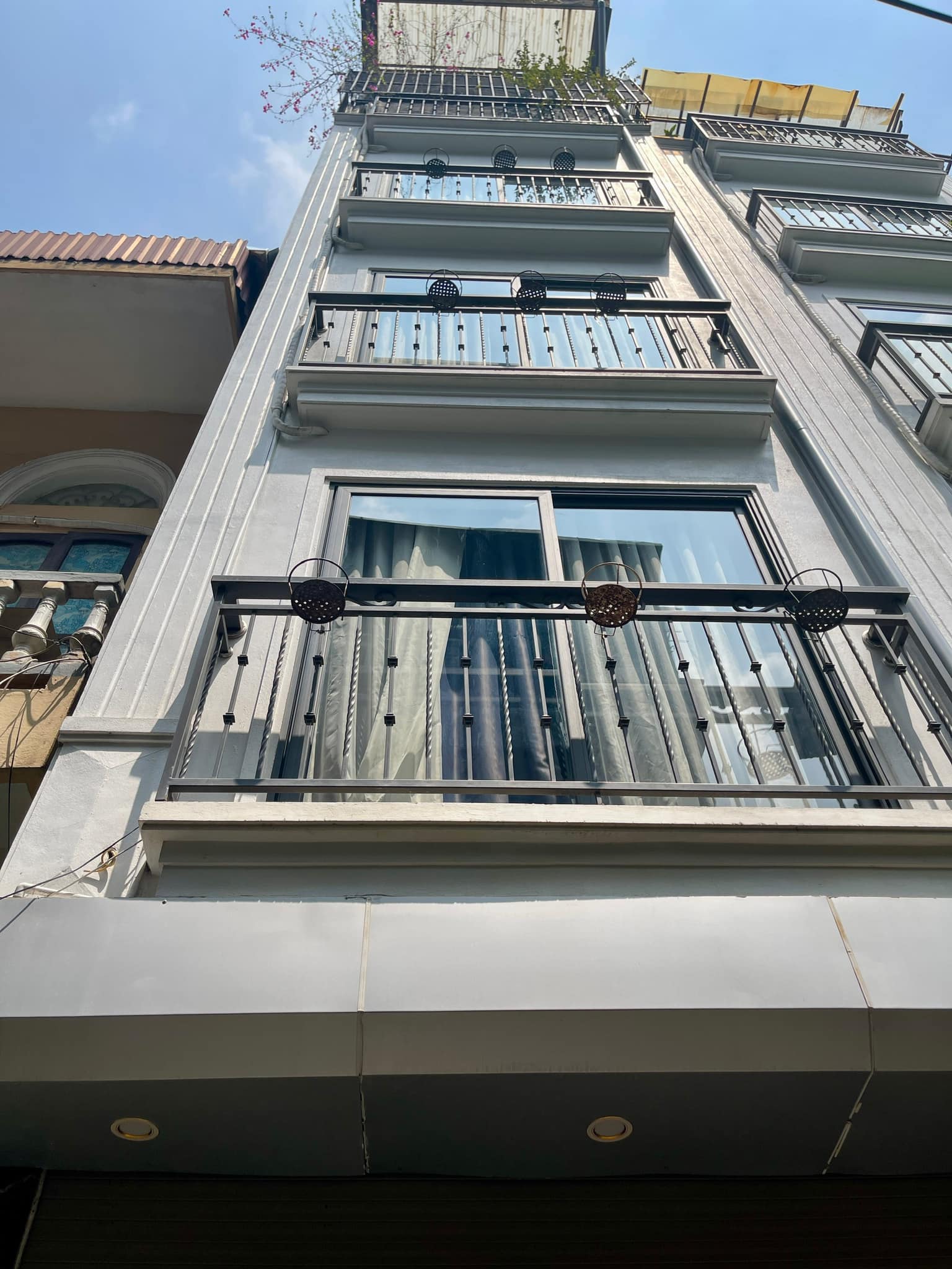 (SIÊU THOÁNG) Bán nhà Võ Chí Công 48mx5T 6PN 2 thoáng gần oto nhỉnh 7 ty mới đẹp