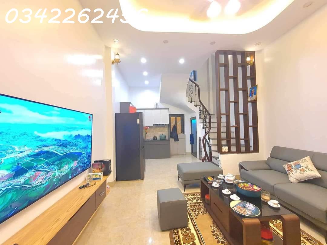 Bán Nhà Phố Kim Mã, Ba Đình, DT 35m2, 5.5 Tầng, MT Hơn 4m, Nhà 2 Mặt Ngõ Thông, Nhỉnh 6 Tỷ.