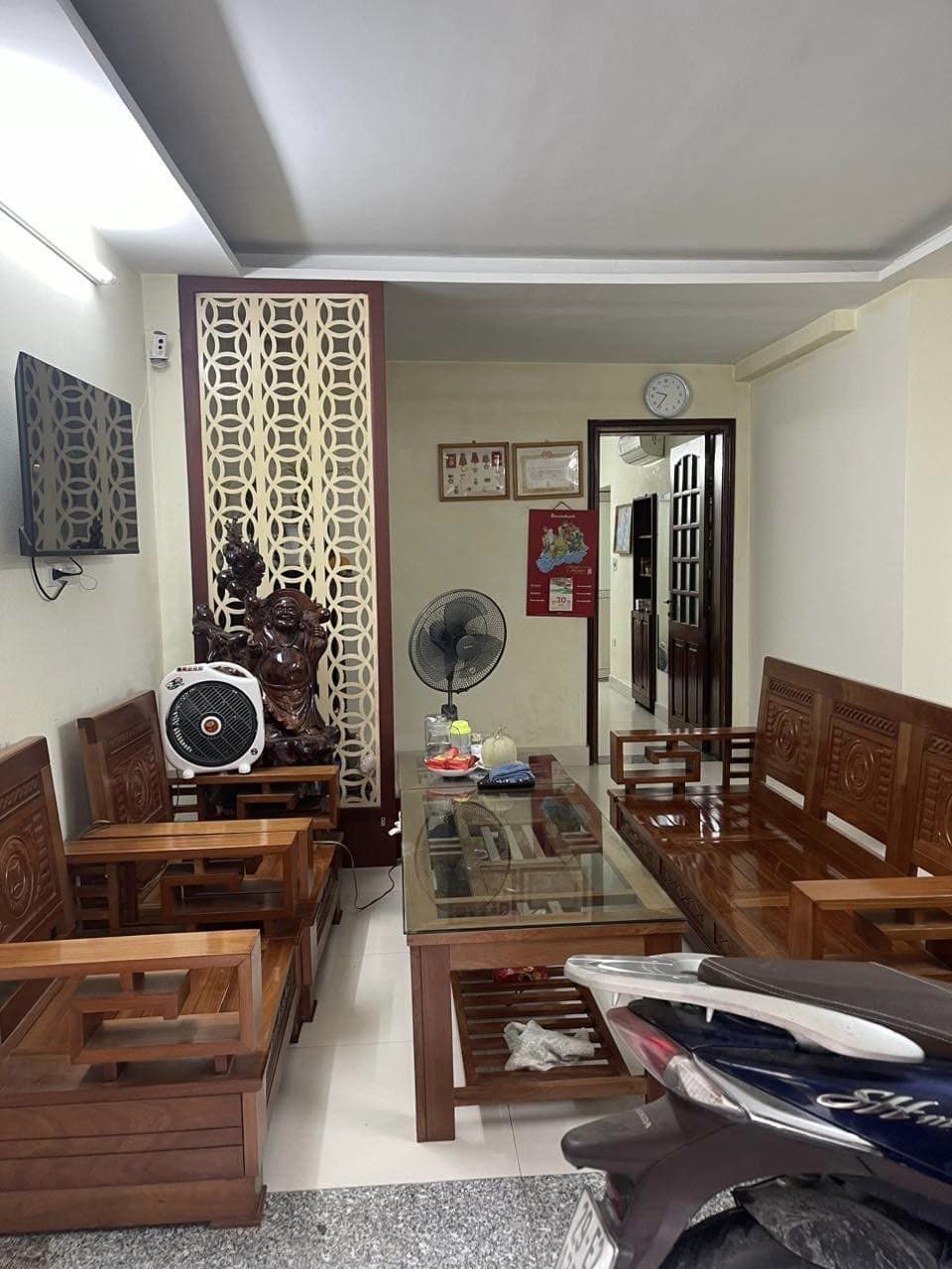 Căn hộ TT tầng 1 Nguyễn Chí Thanh 90m2 Ô tô tránh, KD, chỉ hơn 4 tỷ