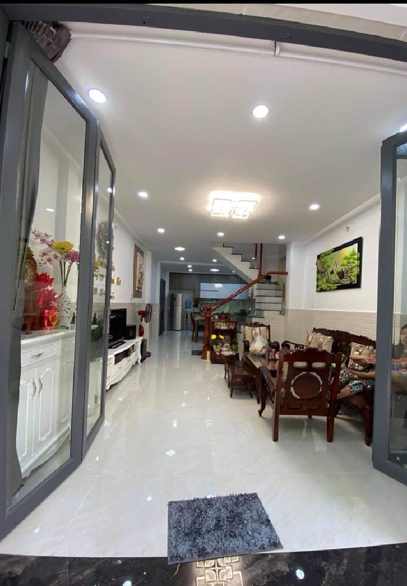 Chỉ hơn 6 tỷ chút - Nhà 3 tầng nở hậu 6,2m rất hiếm - Gần mặt tiền Tạ Quang Bửu - Phường 2 - Quận 8