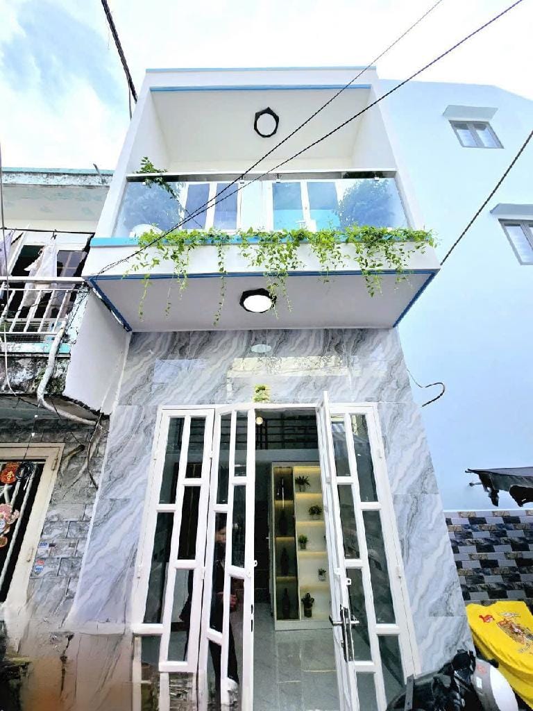 Chỉ hơn 1 tỷ có ngay nhà mới 3 tầng - sổ hồng riêng - đường Bông Sao - Phường 5 - Trung Tâm Quận 8