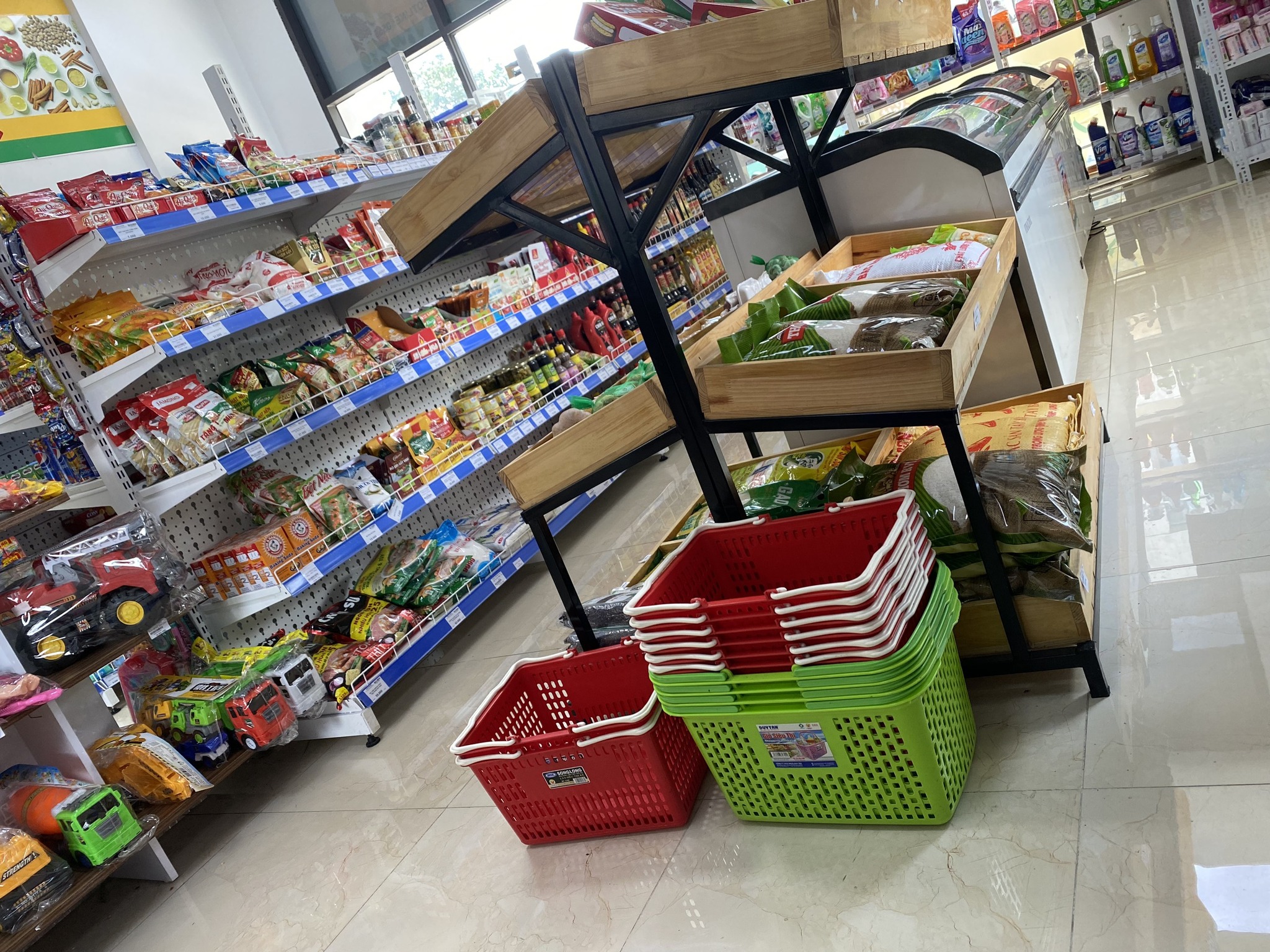 Nhượng mặt bằng siêu thị và khu vui chơi trẻ em tại số 987 Tam trinh, Hoàng Mai,căn shophouse 2 tầng, khối đế chung cư