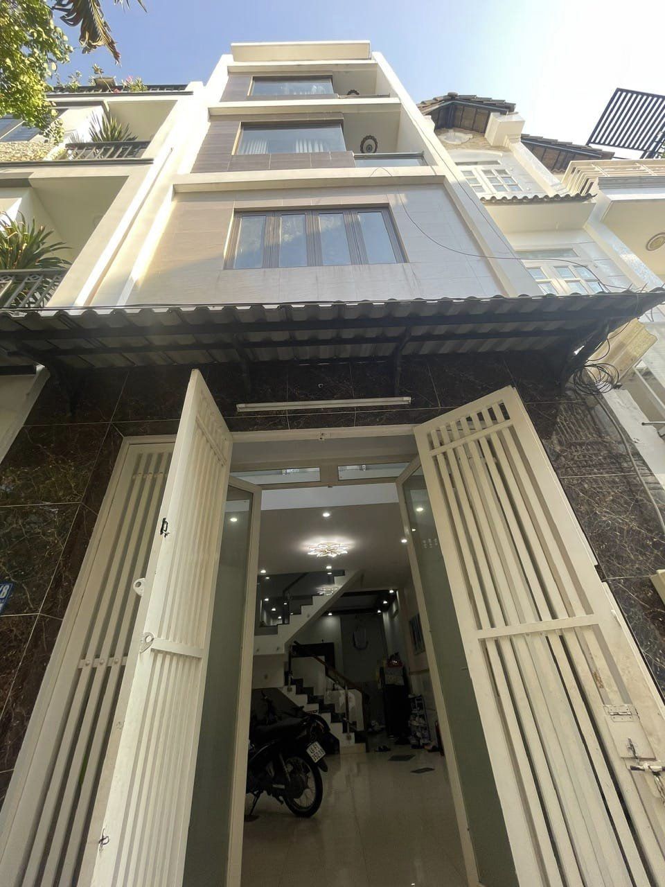 Nhà 5 tầng 4x12,5m - đường Âu Dương Lân - Phường 2 - Ngây trung tâm Quận 8 - Giá 6,8 tỷ - SDT: 0933902532