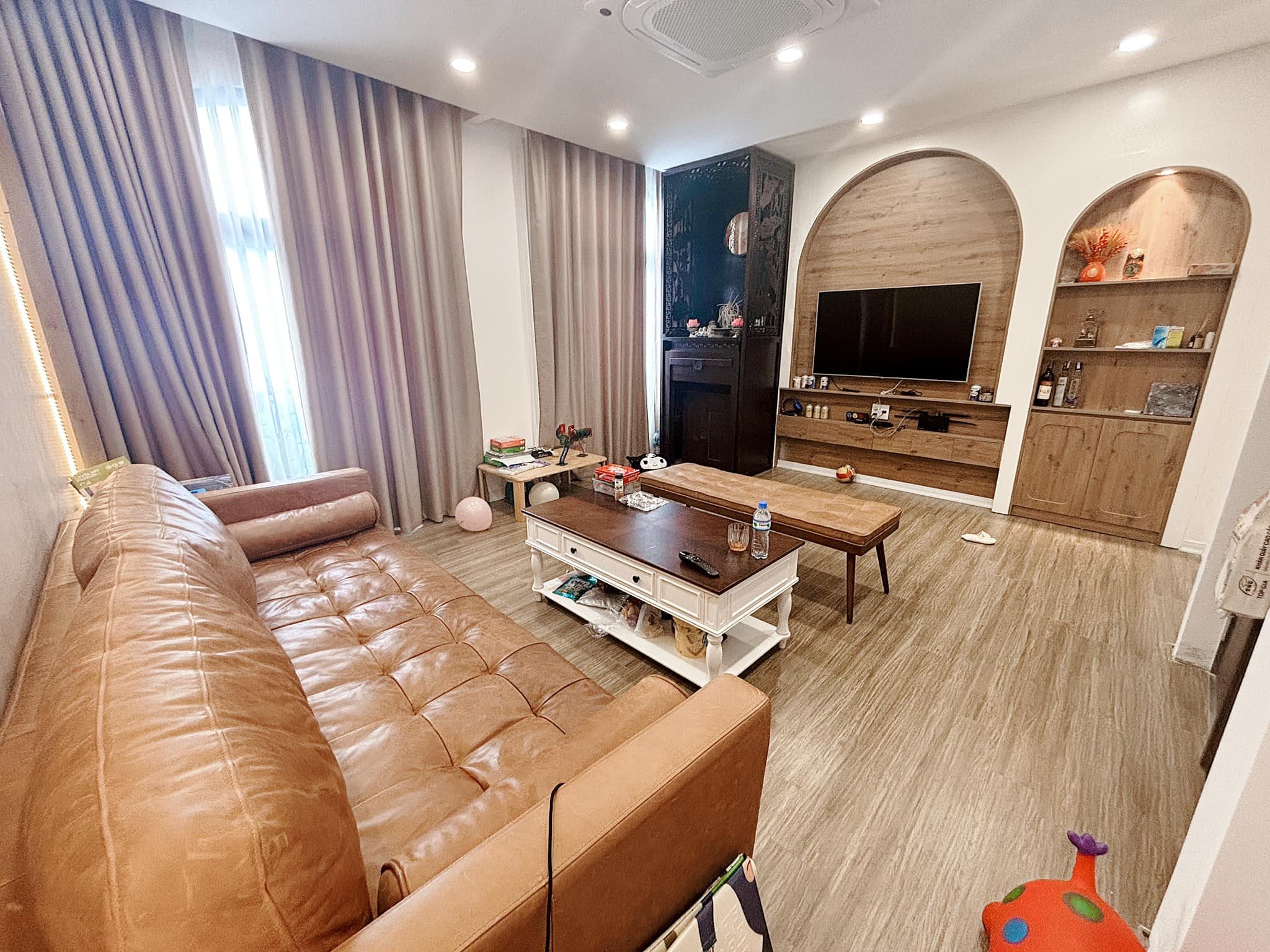 CỰC PHẨM- Đường Láng- Cách Phố 15M-8 Tầng Thang Máy 44m2/ MT 5m chỉ 13.5 Tỷ