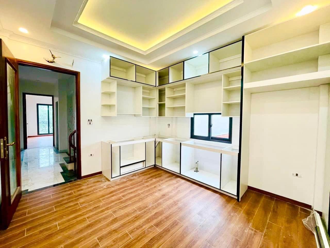 SIÊU PHẨM NGUYỄN CHÍNH-6T THANG MÁY 58M 13xTỶ-LÔ GÓC-NGÕ THÔNG ÔTÔ TRÁNH-KINH DOANH