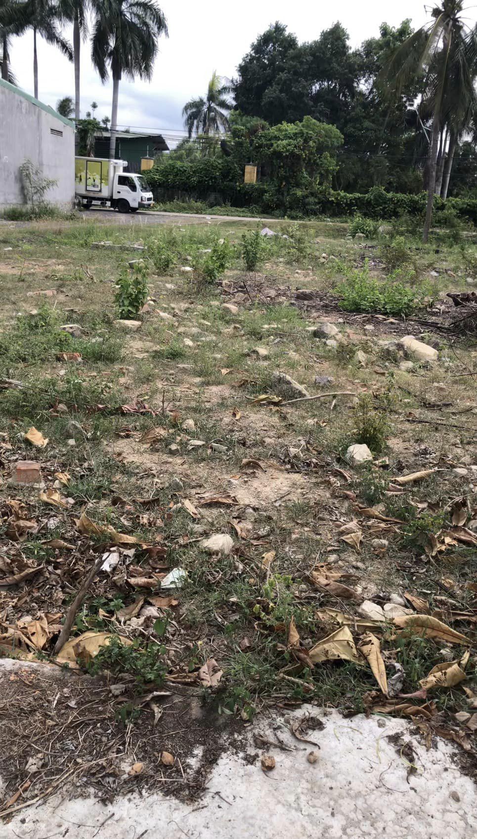 Bán gấp đi xuất cảnh, đất đẹp full thổ, giá rẻ bèo chỉ 600tr/lô xã Vĩnh Trung, Tp. Nha Trang