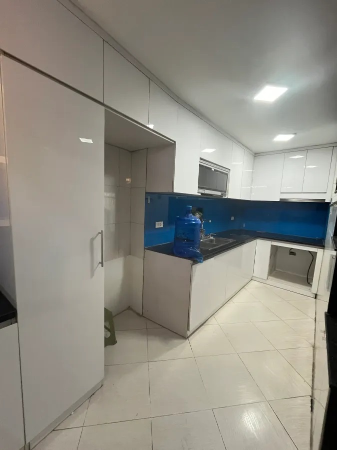 Bán nhà Đê La Thành Đống Đa, ba bước ra mặt phố, dt 52m, mt 4.4