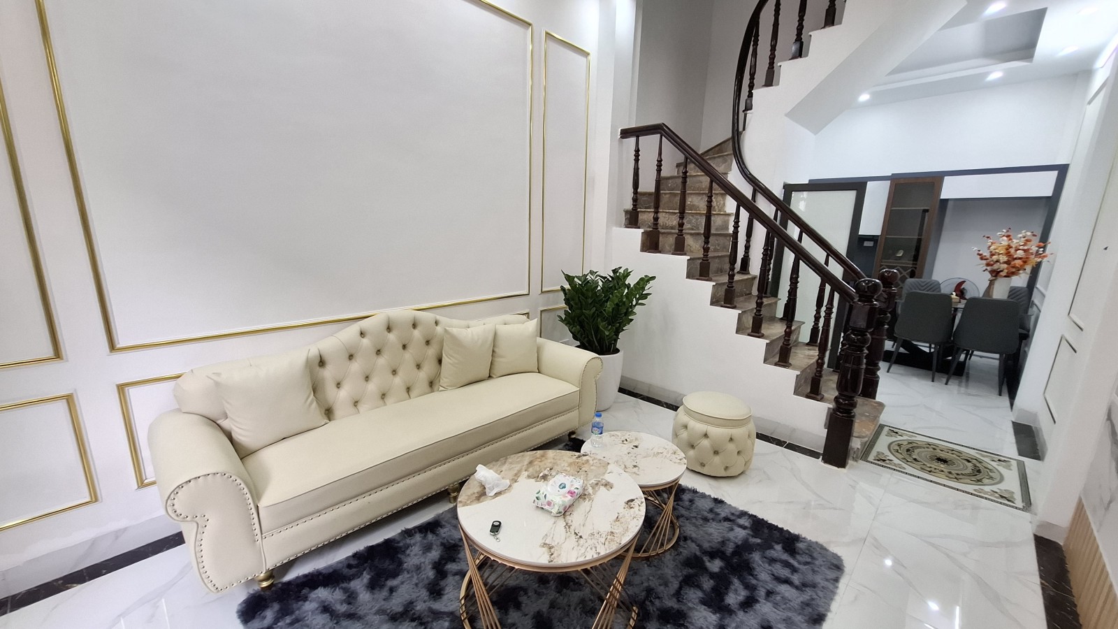 Mới tinh, Cách phố 30m, Ngõ 2.6m bán nhà Đặng Tiến Đông-0946383428