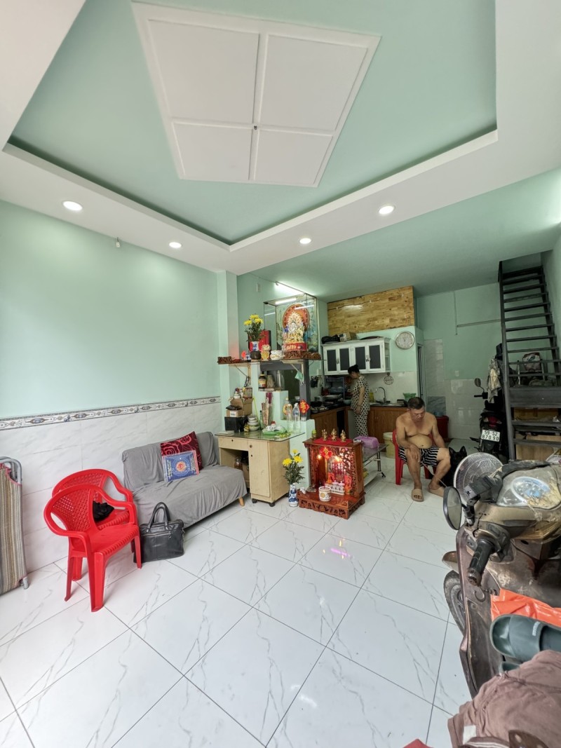 CHỈ 2 TỶ SÁT MẶT TIỀN ĐƯỜNG NGUYỄN ẢNH THỦ 3 TẦNG 3PN 2WC HẺM BA GÁC HÓC MÔN DỌN VÀO Ở NGAY