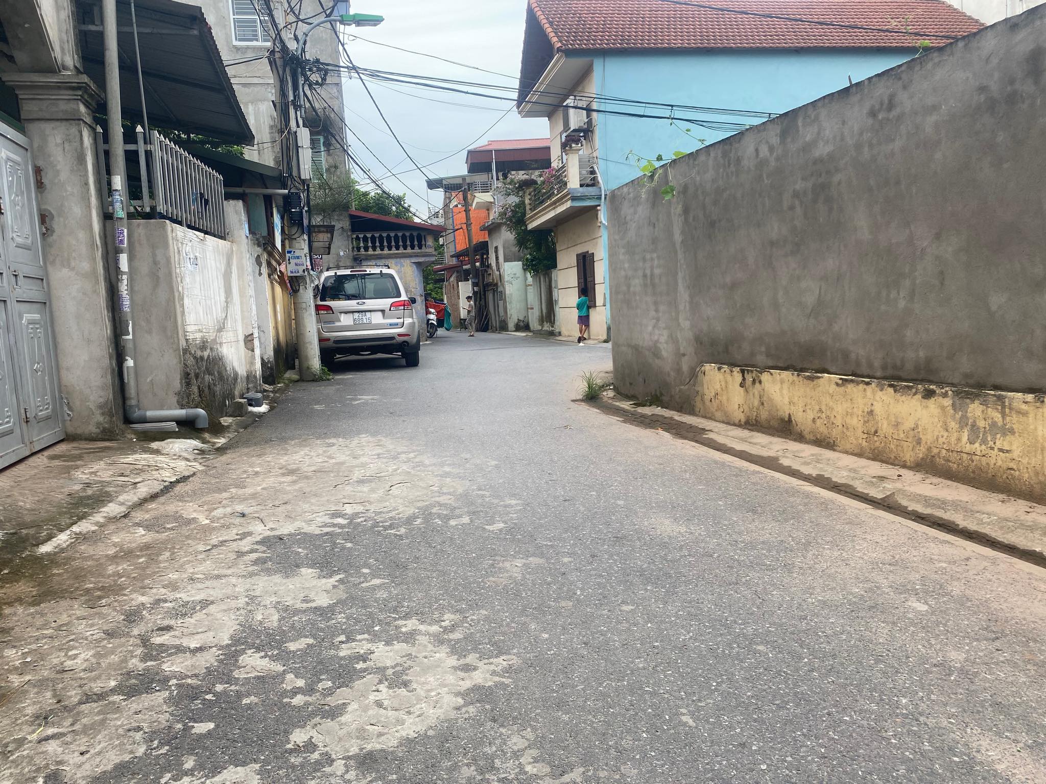 Bán nhanh 65m2 đất trục chính Phú Thị kinh doanh được