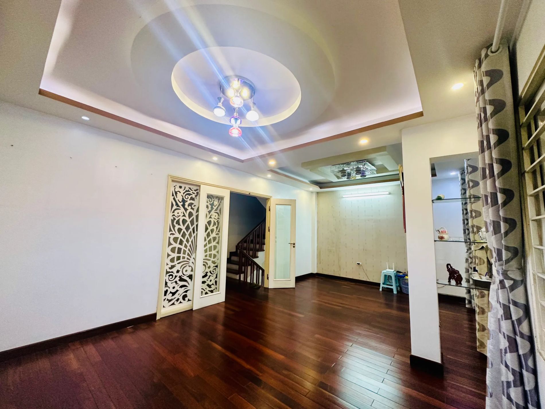 Bán Nhà Xã Đàn. Đống Đa. DT 62m2. MT 7m. 6 Tầng. Giá 7,3 Tỷ.