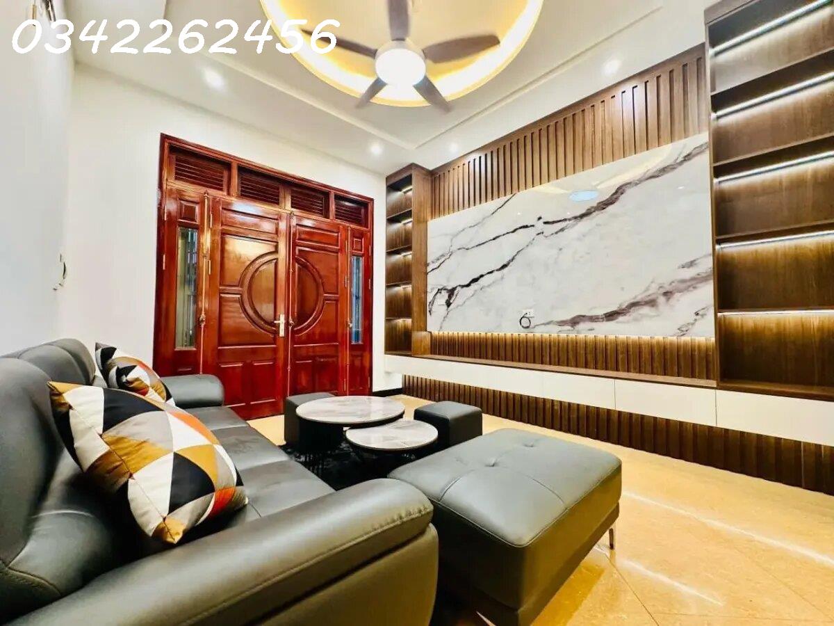 Bán Nhà Phố Tôn Đức Thắng, Đống Đa, Nhà Mới 5 Tầng Full Nội Thất, Ô Tô Vào, Nhỉnh 6 Tỷ.