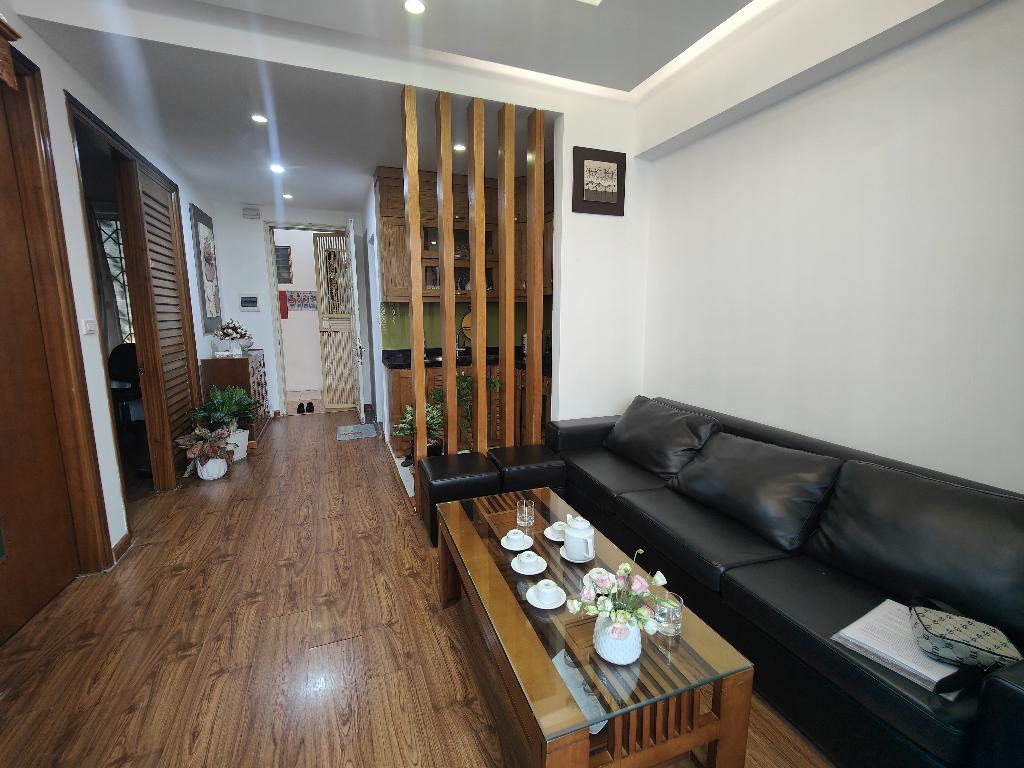 Mua bán nhà Nguyễn Hoàng Tôn - Tây Hồ. Phân lô. Ôtô vào nhà, 5 tầng, 35m, 6.95tỷ