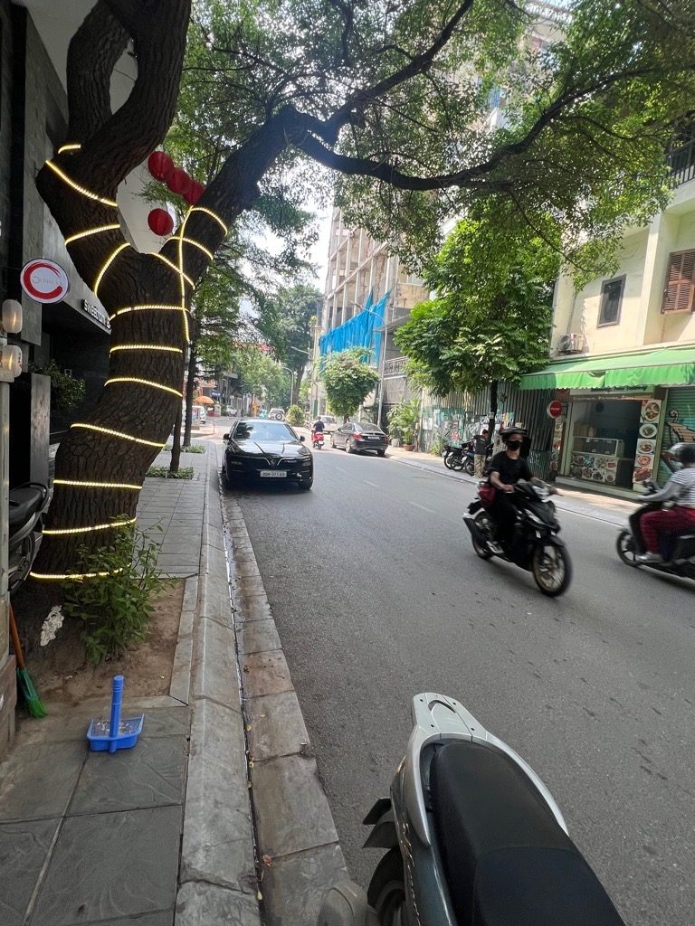 BÁN MẢNH ĐẤT VÀNG 169M2 - SIÊU HIẾM TẶNG NHÀ 2 TẦNG - MẶT PHỐ CHÍNH TÔ NGỌC VÂN