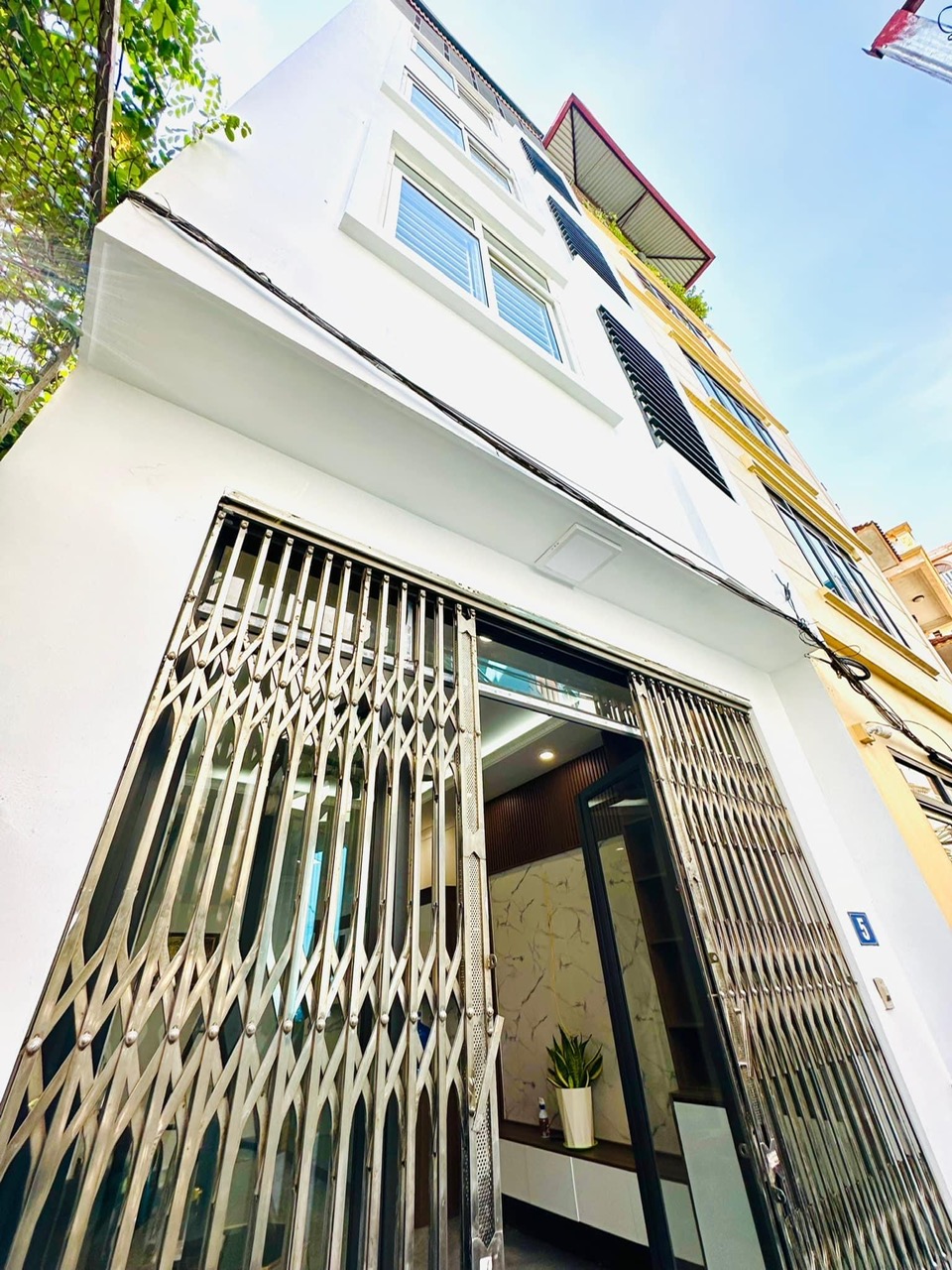 BÁN NHÀ VÕ CHÍ CÔNG – XUÂN LA, 33M2 – 5 TẦNG – MT 4,1M, KHU VỰC Ở YÊN TĨNH, TIỆN ÍCH NHIỀU, DỌN ĐẾN Ở LUÔN