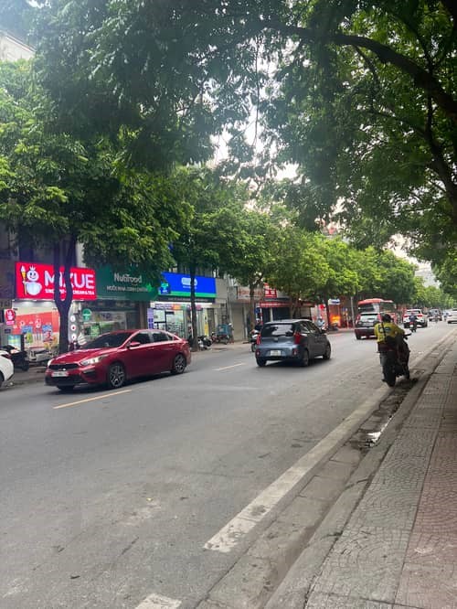 Nhà mặt ngõ cách Thạch Bàn 50m, diện tích 30.2m² x 6 tầng, mặt tiền 6m giá 5 ty 700 triệu