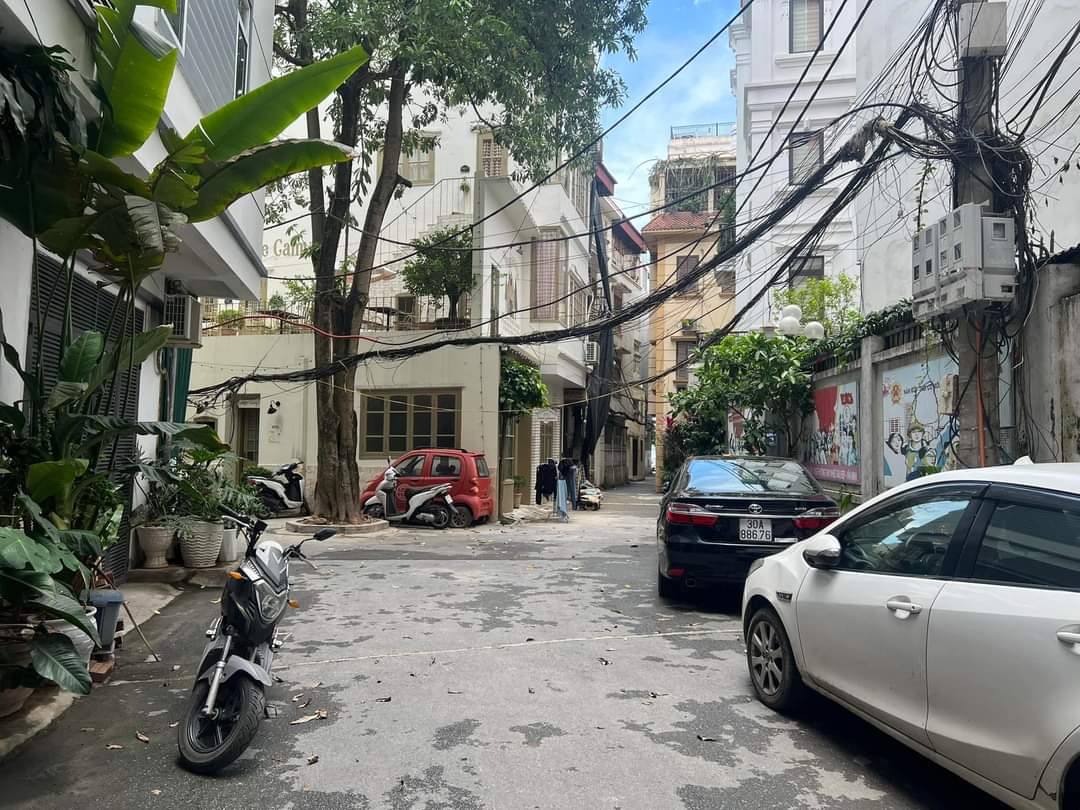 BÁN NHÀ NGUYỄN ĐÌNH THI,QUẬN TÂY HỒ,DT50M2×4T,MT13M,GIÁ 20.5TỶ,LÔ GÓC BA THOÁNG,OTO VÀO NHÀ