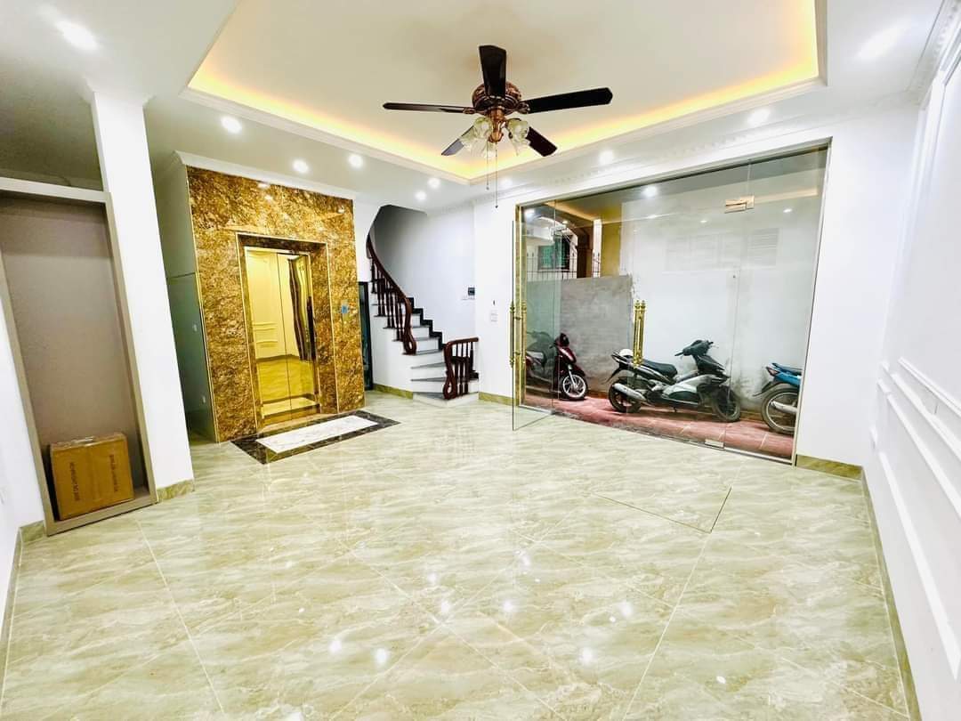 BÁN NHÀ ĐÊ LA THÀNH-QUẬN BA ĐÌNH-DT58M2×6T-MT5.6M-GIÁ 14.5TỶ-THANG MÁY-NỘI THẤT XỊN-TÒA NHÀ DÒNG TIỀN