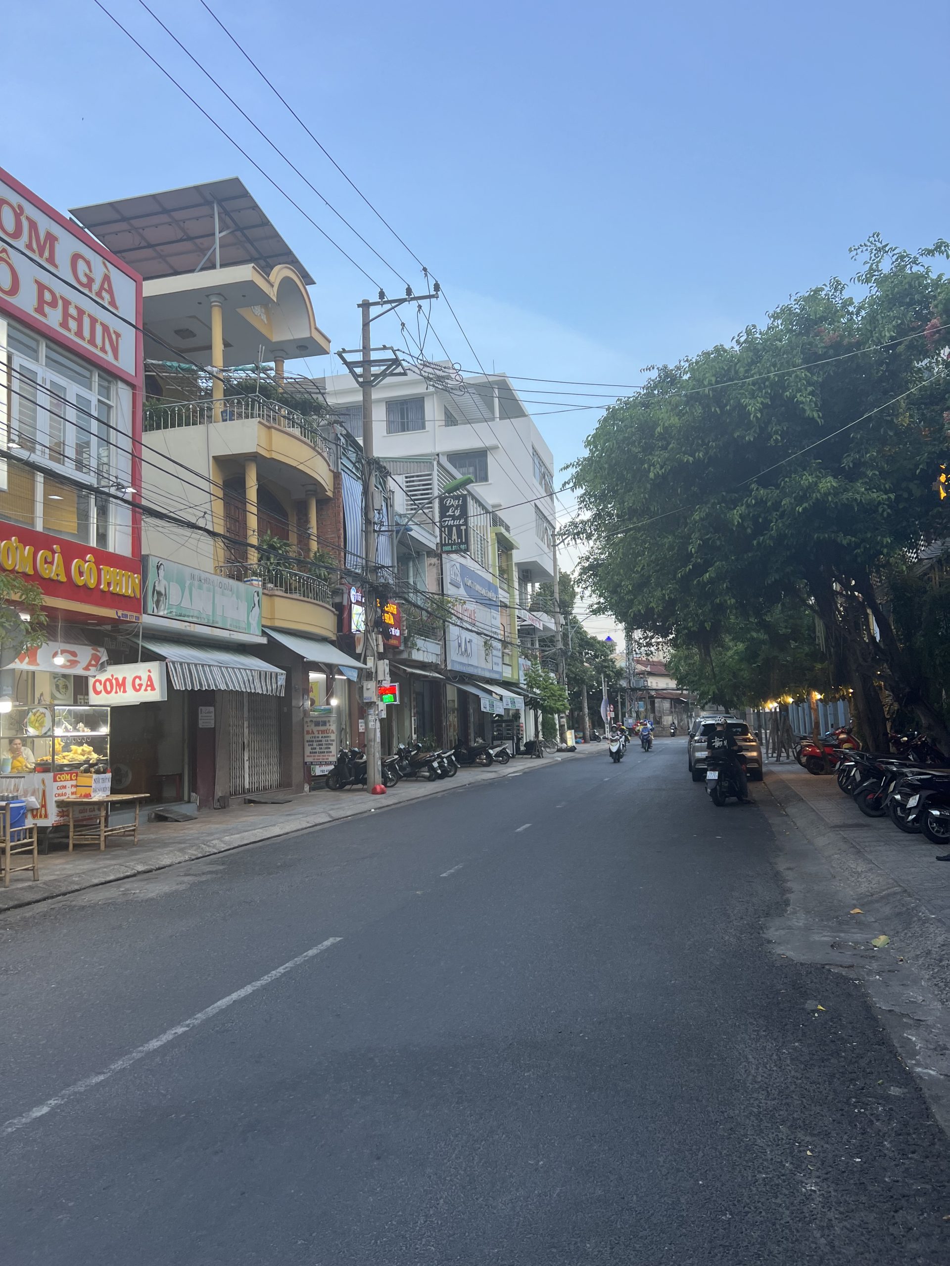 Nhà trung tâm phố cách biển Nha Trang 800m đường Tô Vĩnh Diện